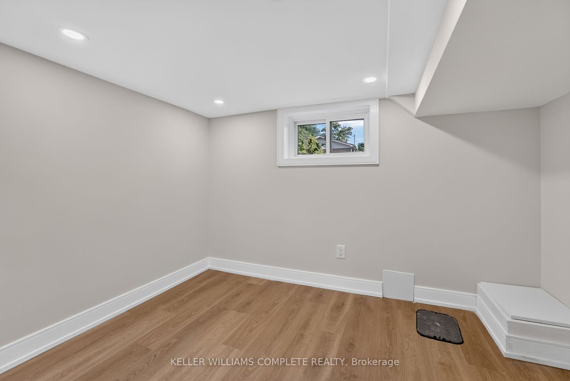 215 PALING Avenue, Hamilton, Hamilton ON L8H 5J6