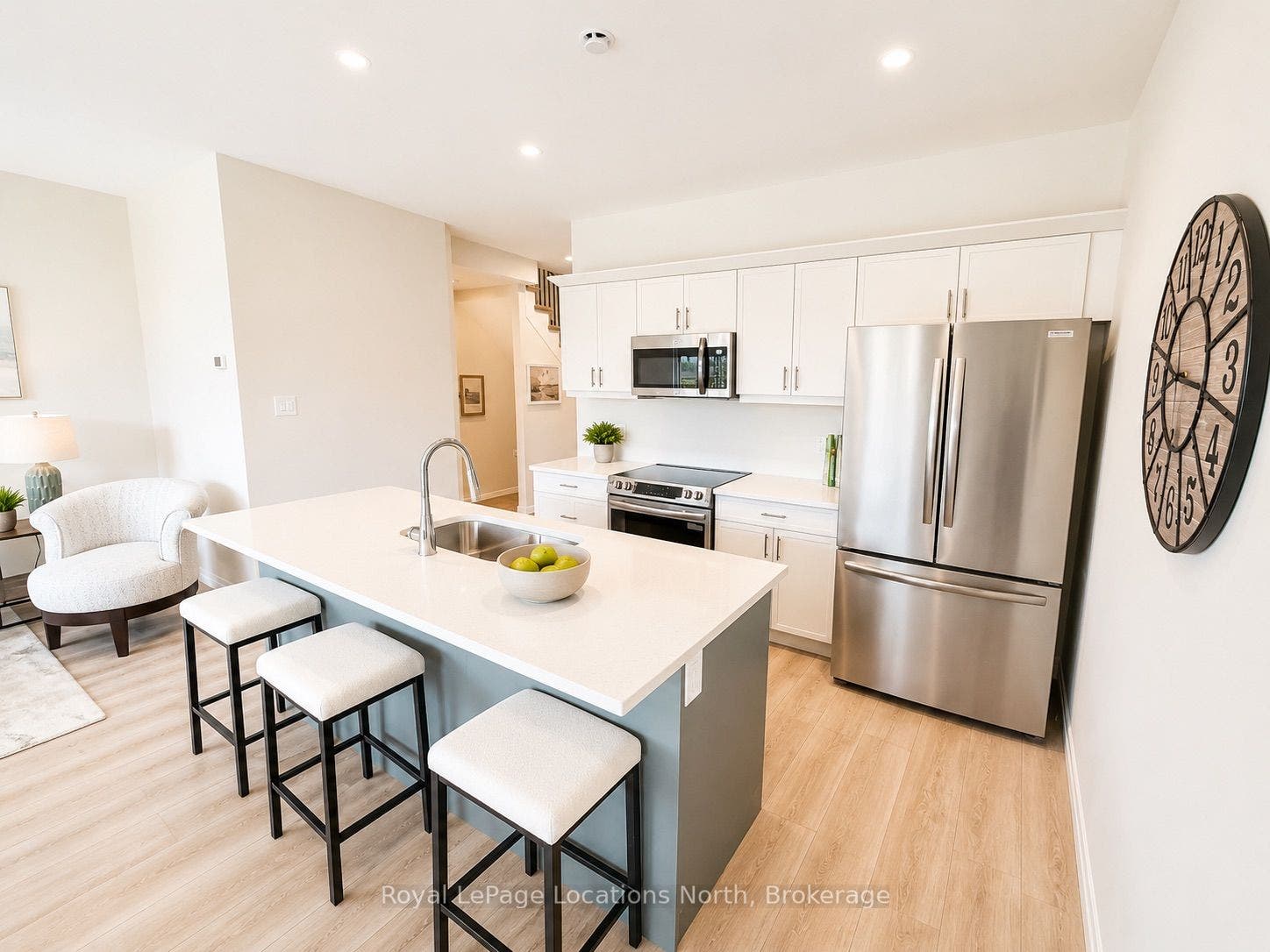 Standard Kitchen - Appliances & Quartz Included
