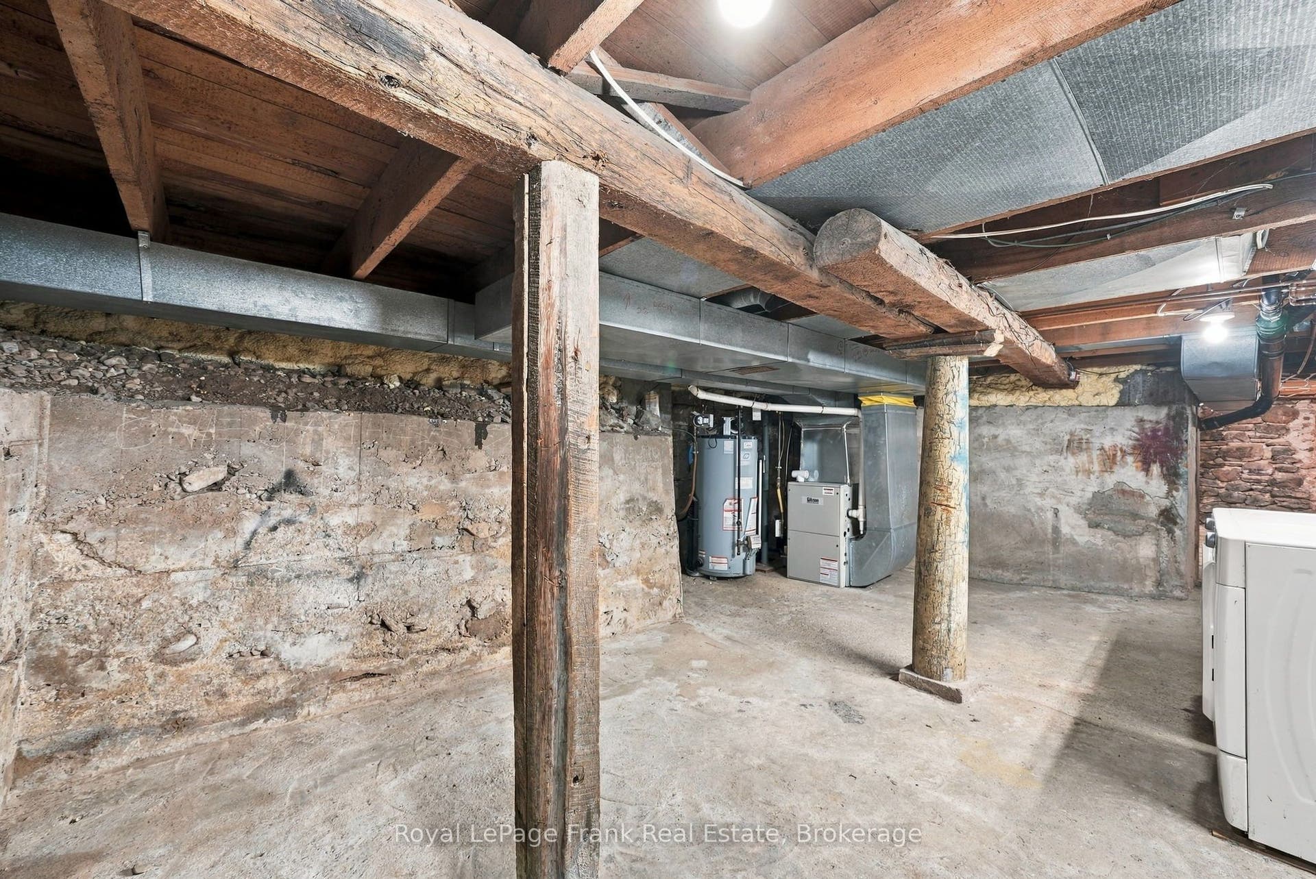 492 Hopkins Avenue, Peterborough, Peterborough ON K9H 2R8
