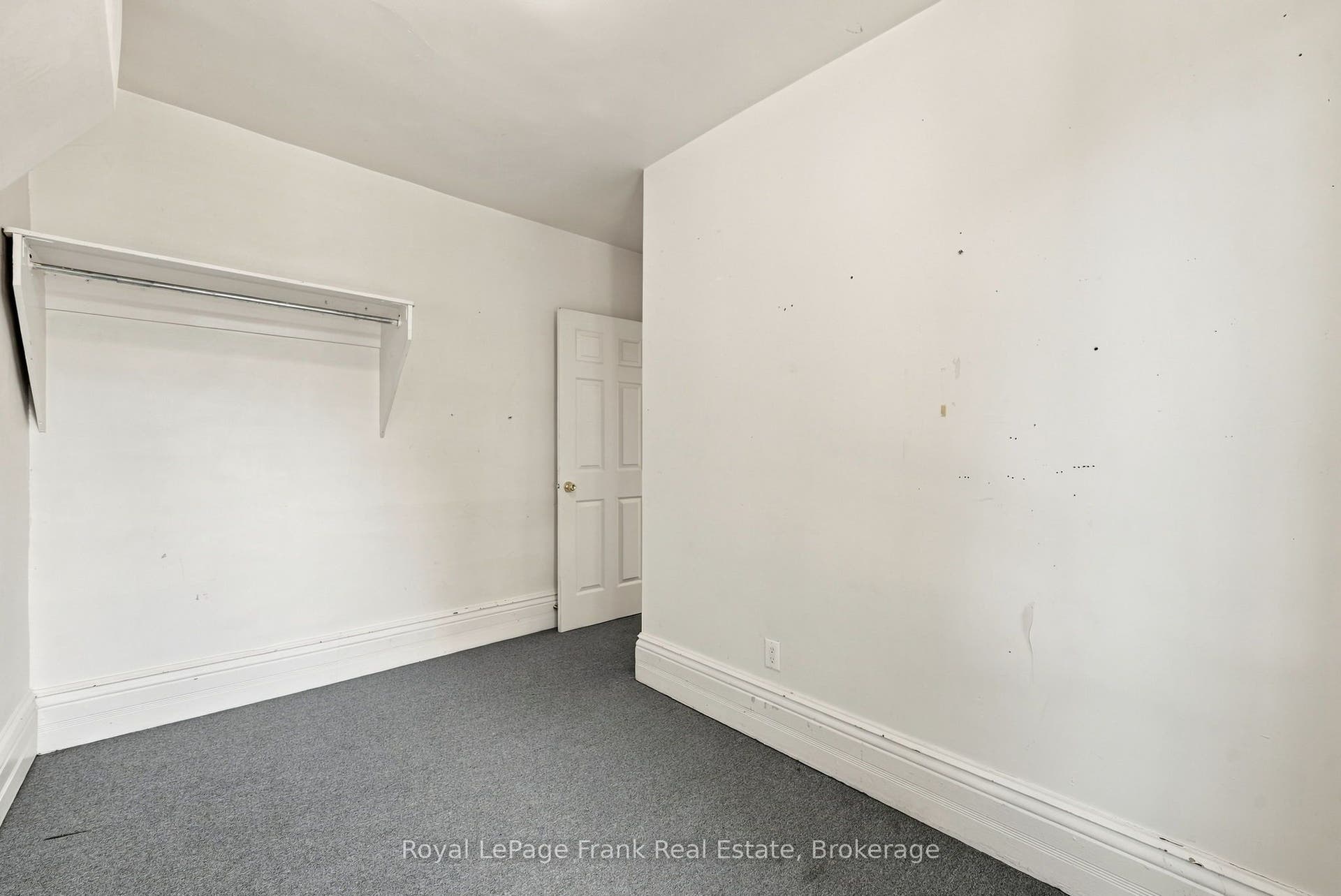 492 Hopkins Avenue, Peterborough, Peterborough ON K9H 2R8