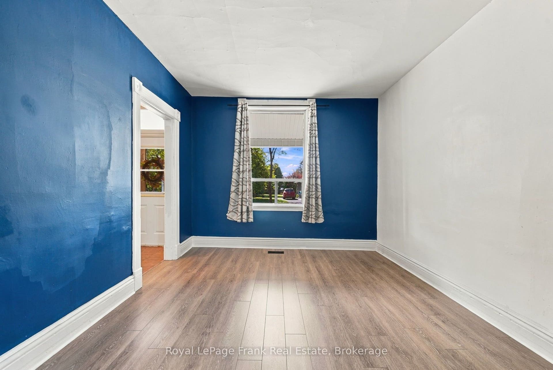 492 Hopkins Avenue, Peterborough, Peterborough ON K9H 2R8