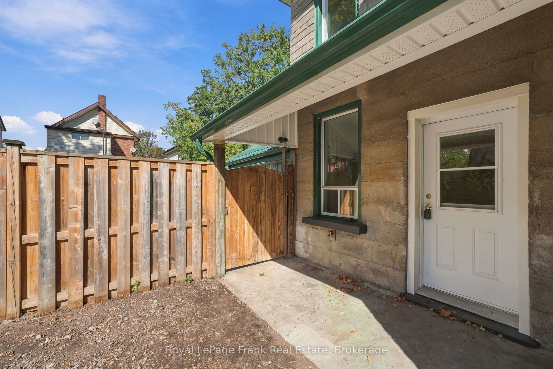 492 Hopkins Avenue, Peterborough, Peterborough ON K9H 2R8
