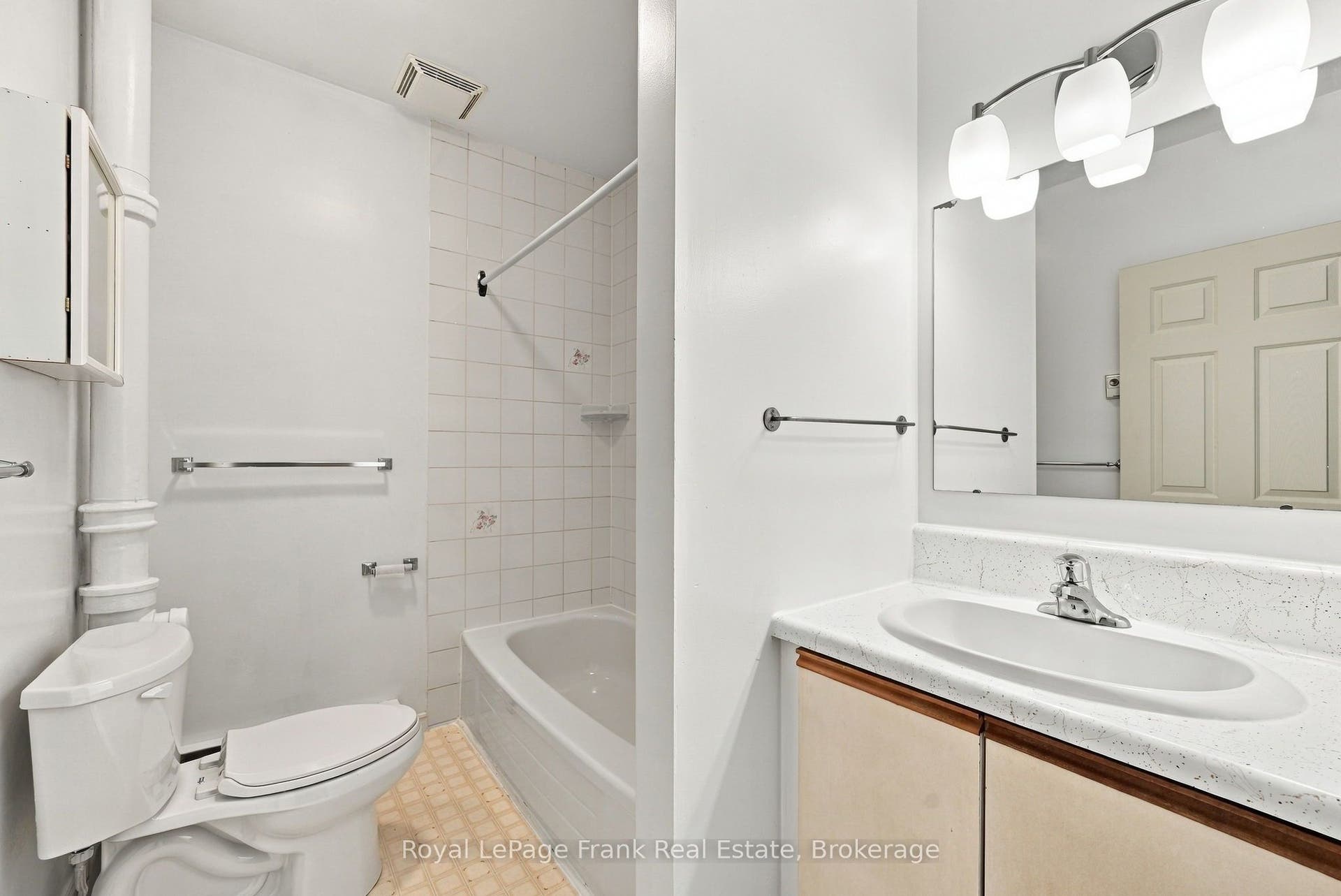 492 Hopkins Avenue, Peterborough, Peterborough ON K9H 2R8