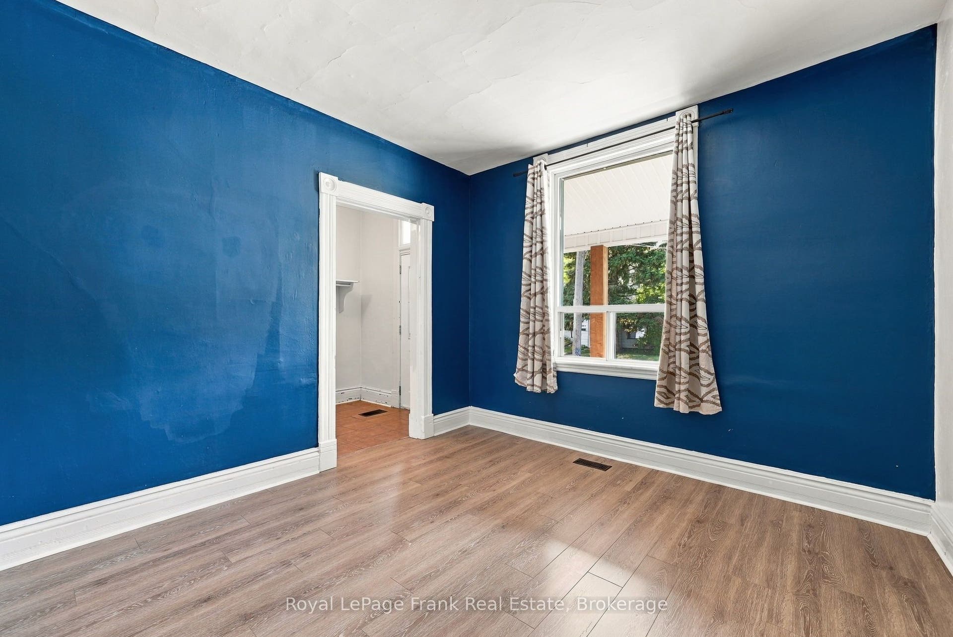 492 Hopkins Avenue, Peterborough, Peterborough ON K9H 2R8