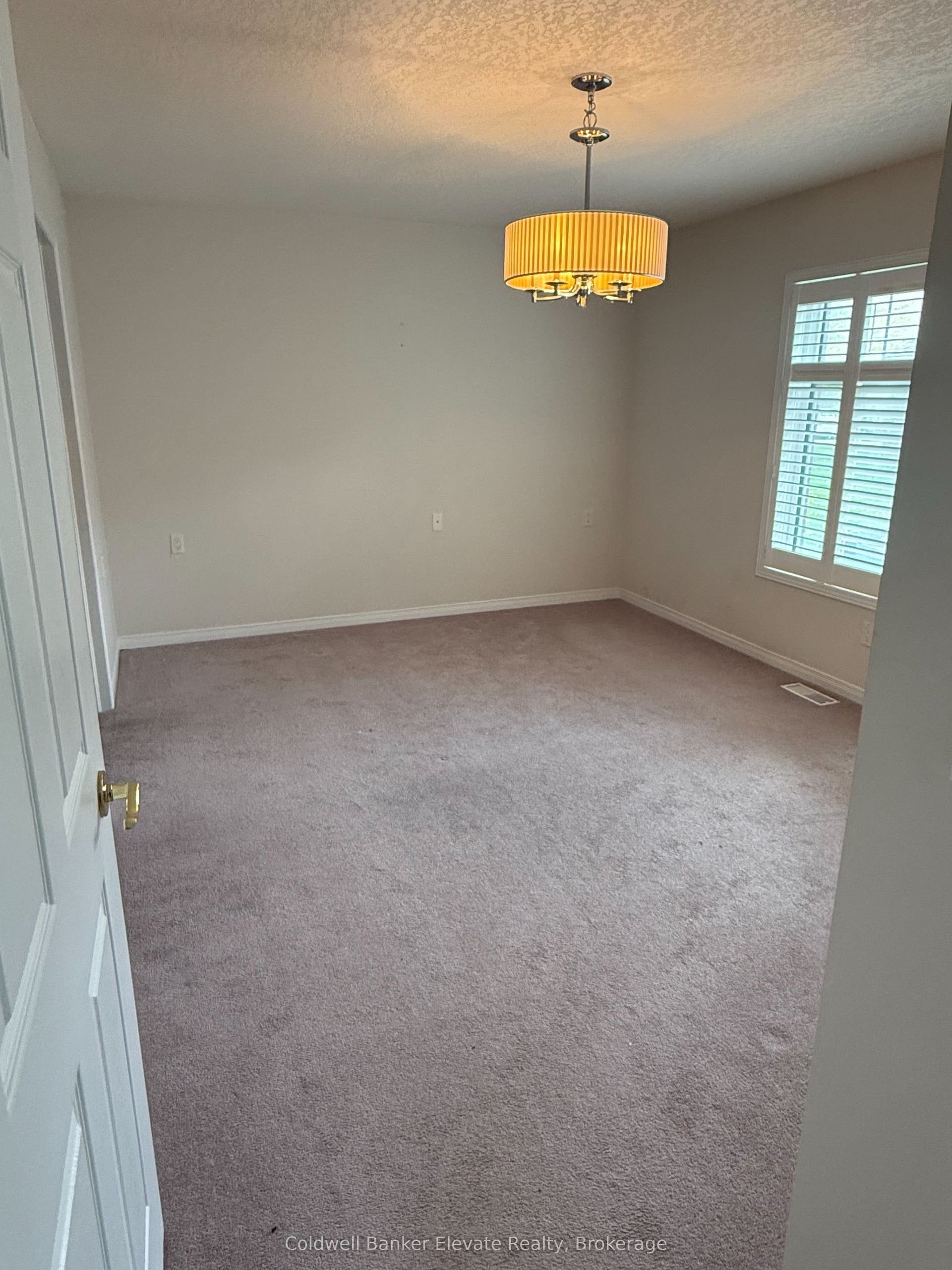2705 Kingsway Drive, #9, Kitchener, Waterloo ON N2C 2T2 2705 Kingsway Drive, #9, Kitchener, Waterloo ON N2C 2T2