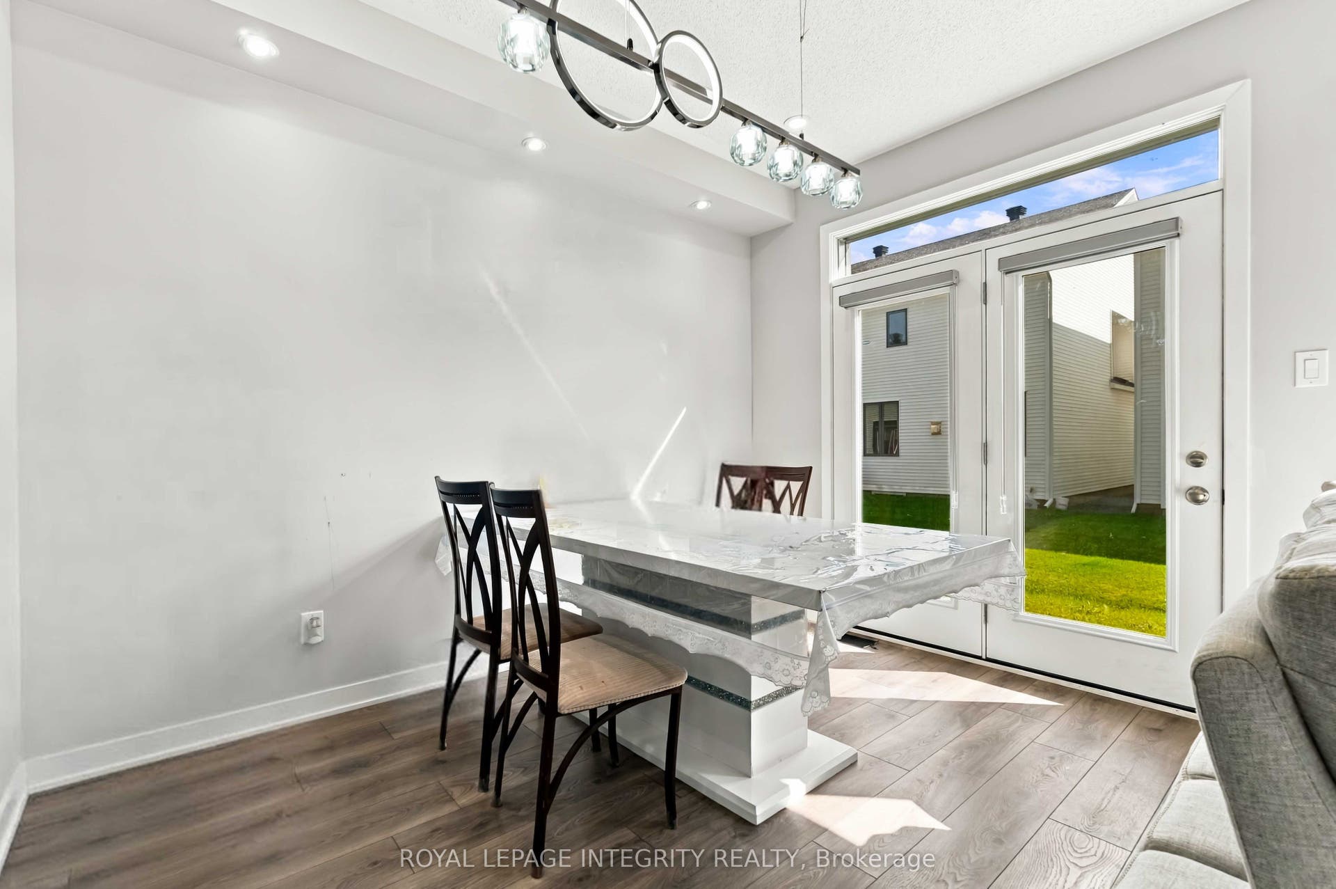 670 Quilter Row, Stittsville - Munster - Richmond, Ottawa ON K0A 2Z0 670 Quilter Row, Stittsville - Munster - Richmond, Ottawa ON K0A 2Z0