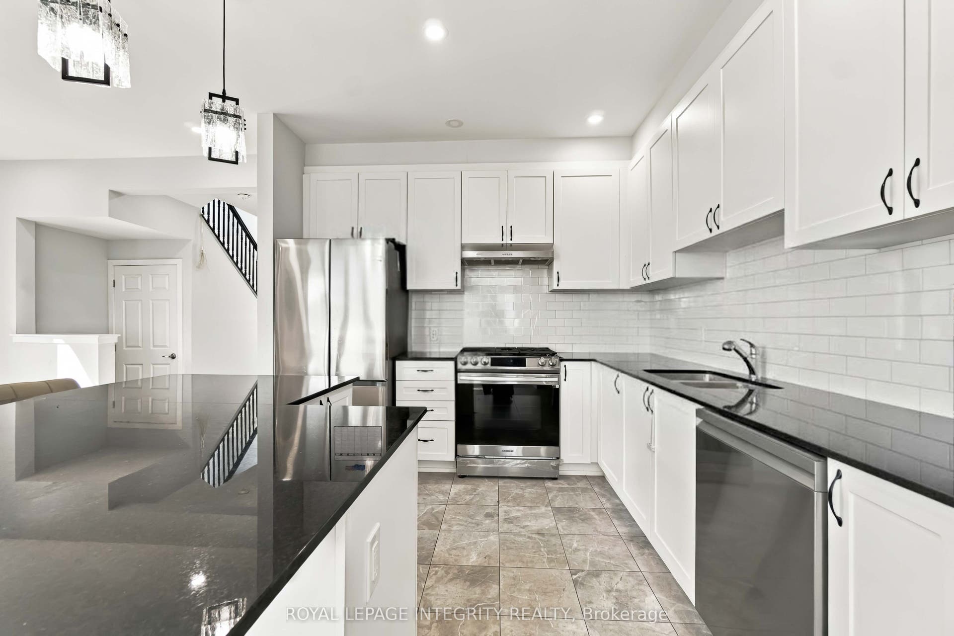 670 Quilter Row, Stittsville - Munster - Richmond, Ottawa ON K0A 2Z0 670 Quilter Row, Stittsville - Munster - Richmond, Ottawa ON K0A 2Z0