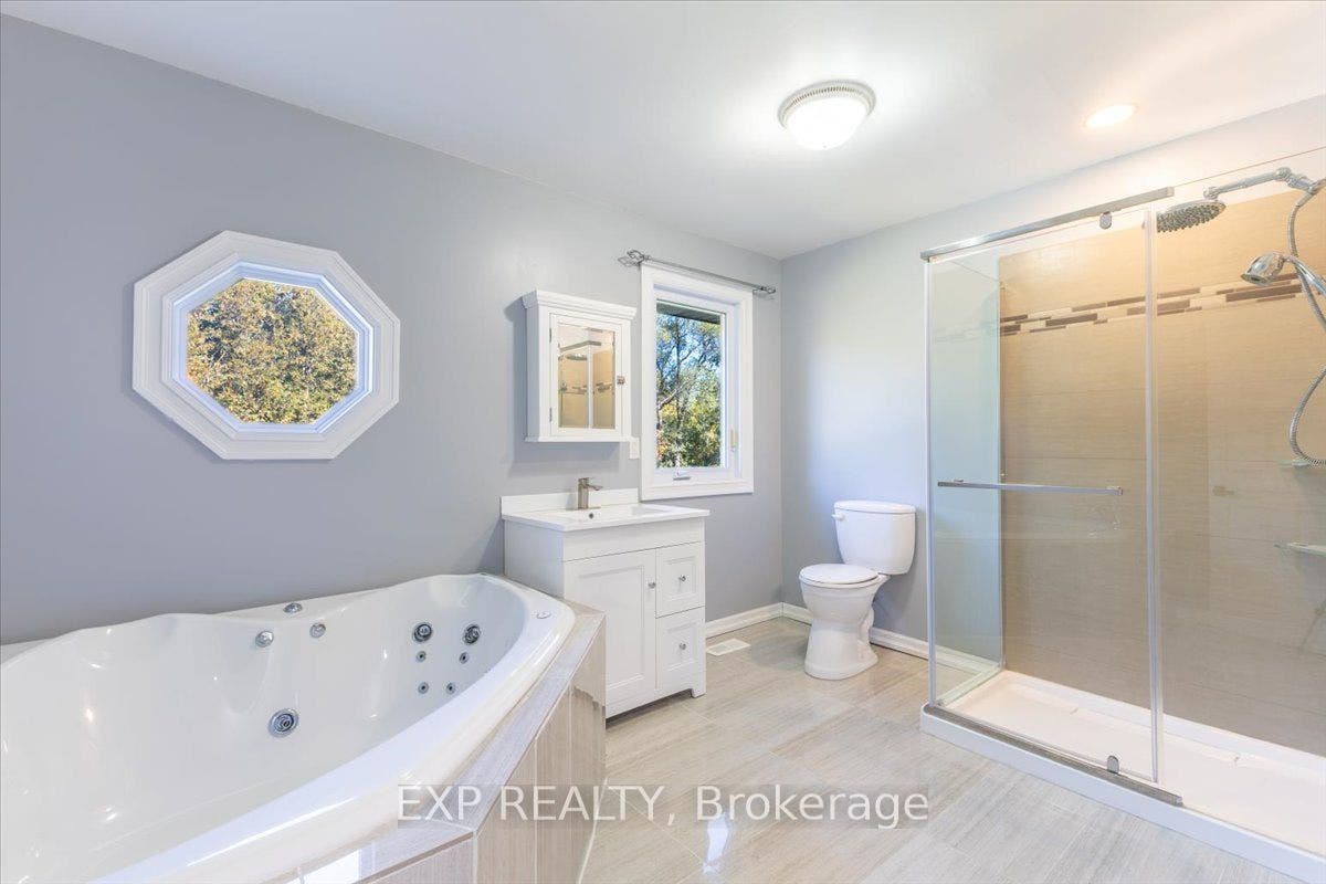Bathroom 2nd floor