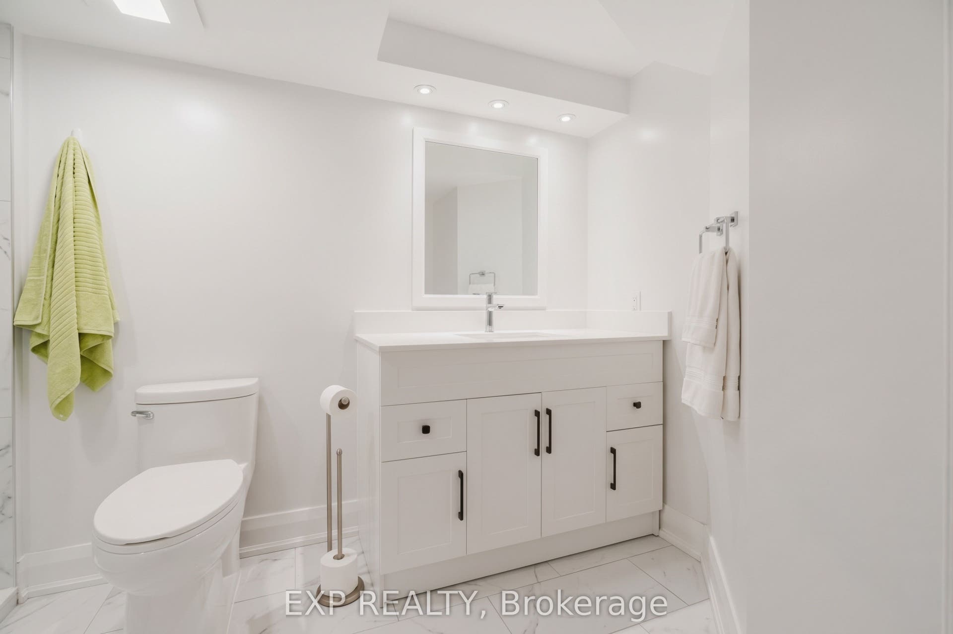 24 Newhaven Street, South Of Baseline To Knoxdale, Ottawa ON K2G 0X5