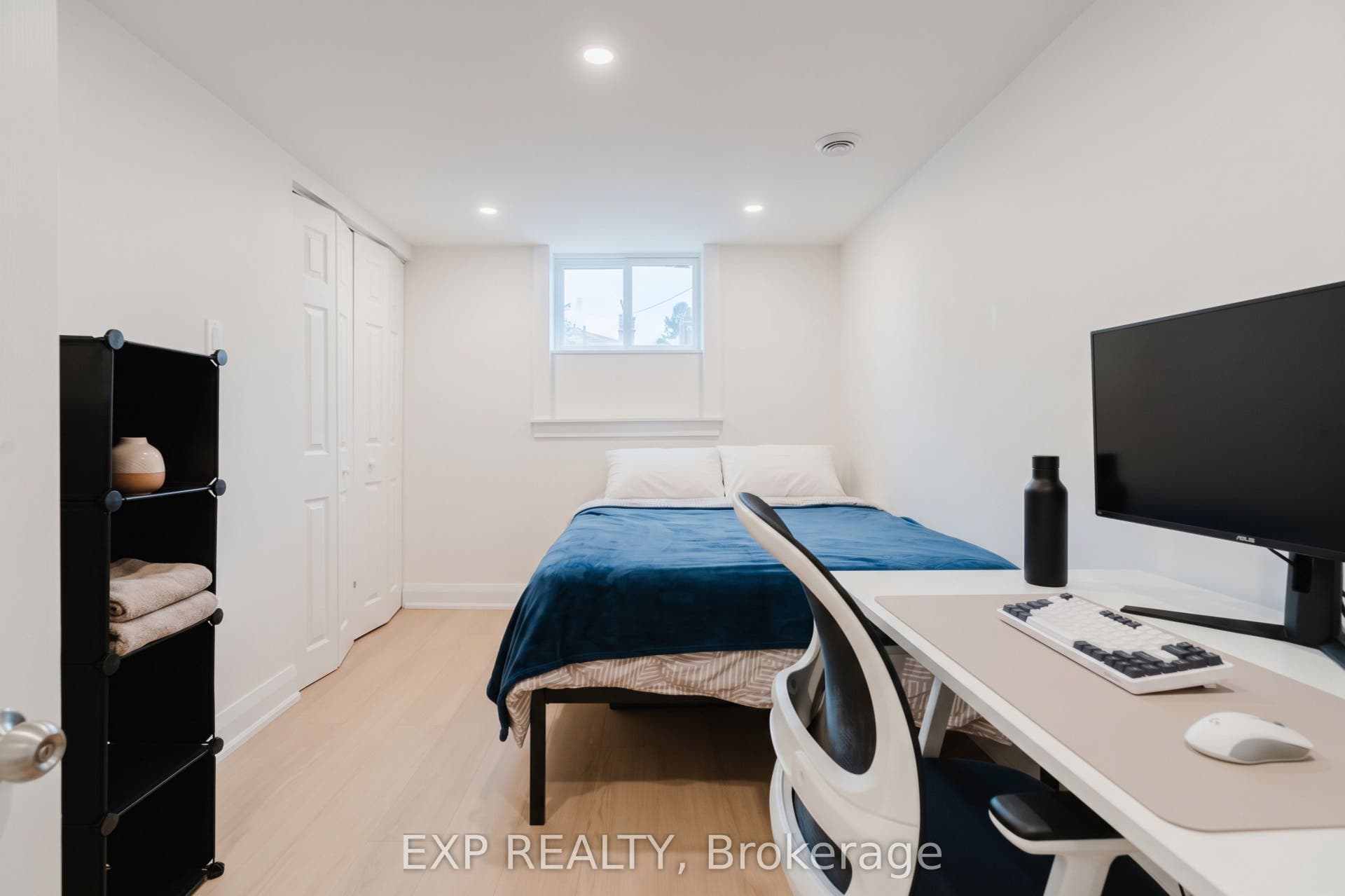 24 Newhaven Street, South Of Baseline To Knoxdale, Ottawa ON K2G 0X5