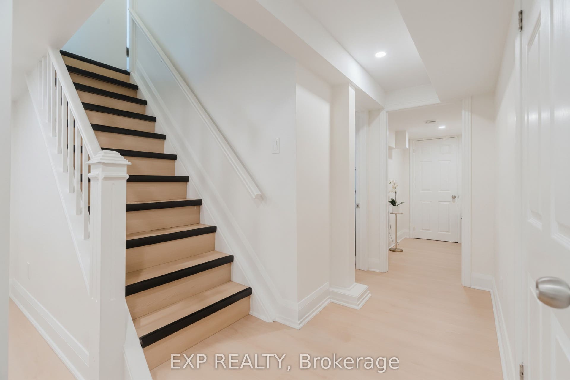 24 Newhaven Street, South Of Baseline To Knoxdale, Ottawa ON K2G 0X5