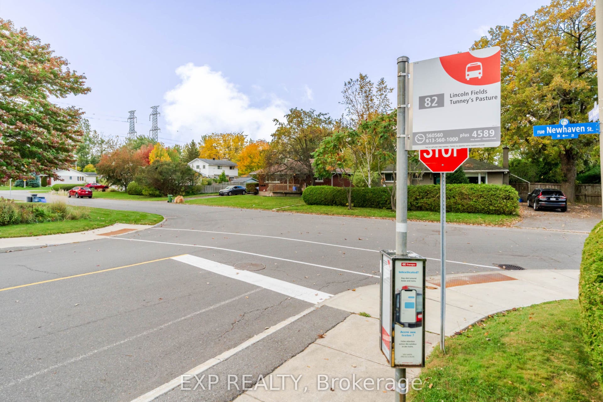 24 Newhaven Street, South Of Baseline To Knoxdale, Ottawa ON K2G 0X5