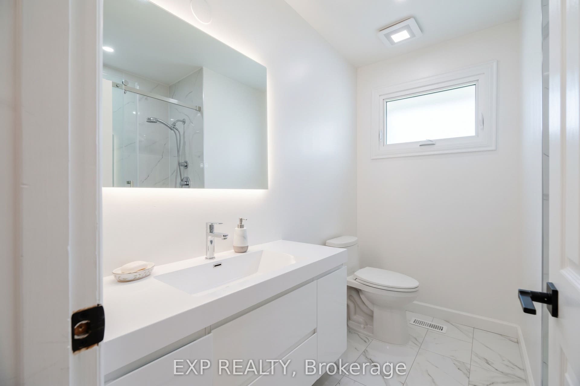 24 Newhaven Street, South Of Baseline To Knoxdale, Ottawa ON K2G 0X5