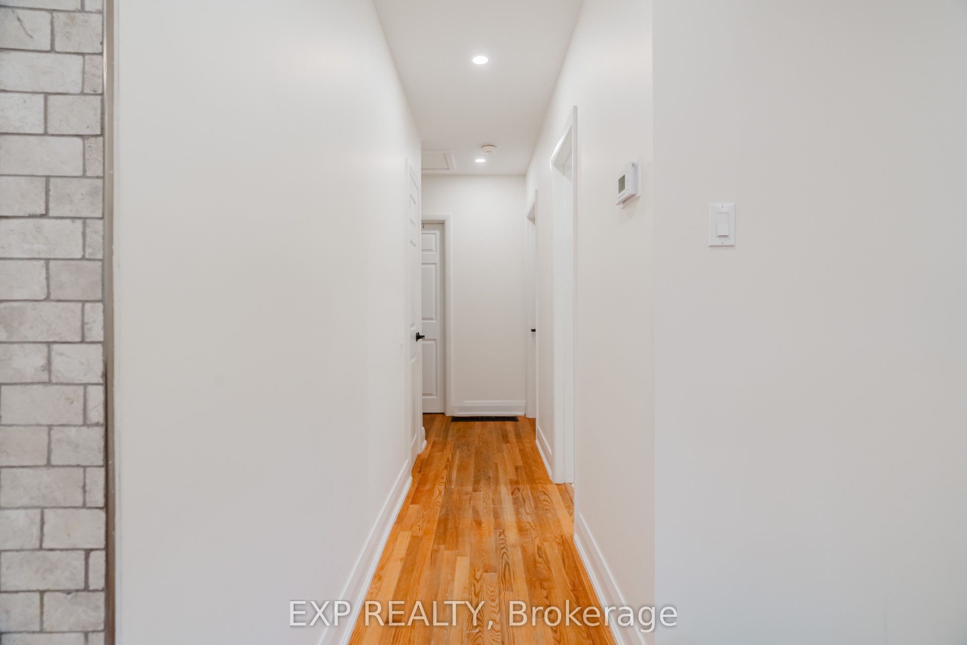 24 Newhaven Street, South Of Baseline To Knoxdale, Ottawa ON K2G 0X5