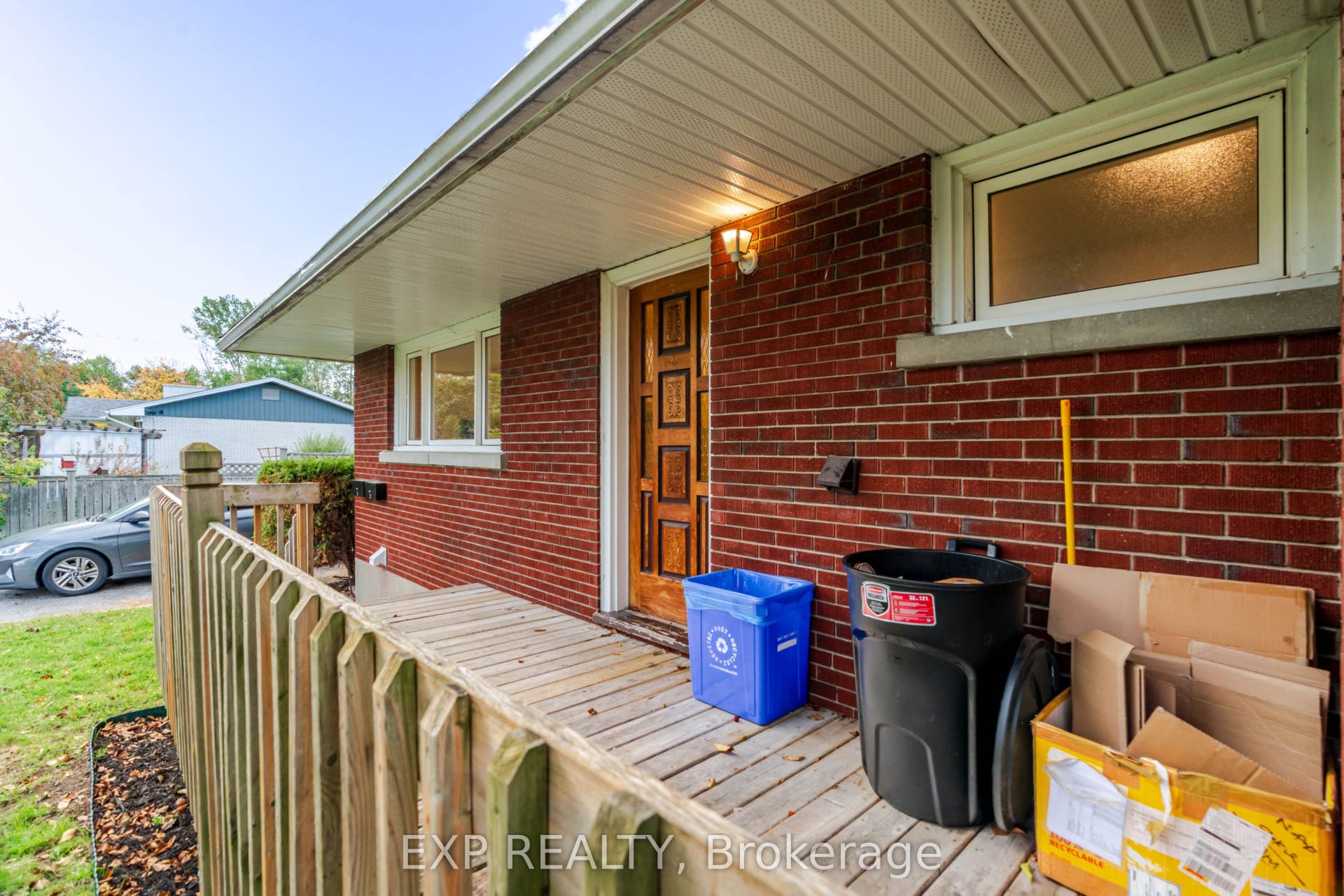 24 Newhaven Street, South Of Baseline To Knoxdale, Ottawa ON K2G 0X5