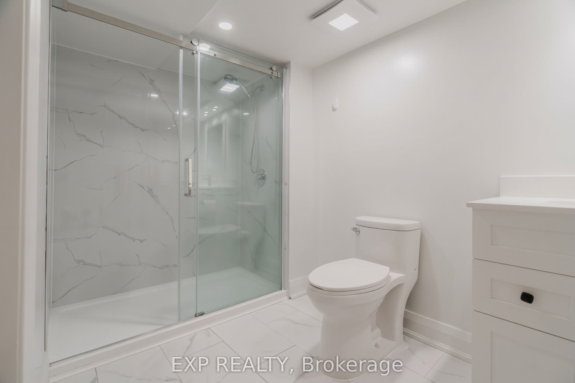 24 Newhaven Street, South Of Baseline To Knoxdale, Ottawa ON K2G 0X5
