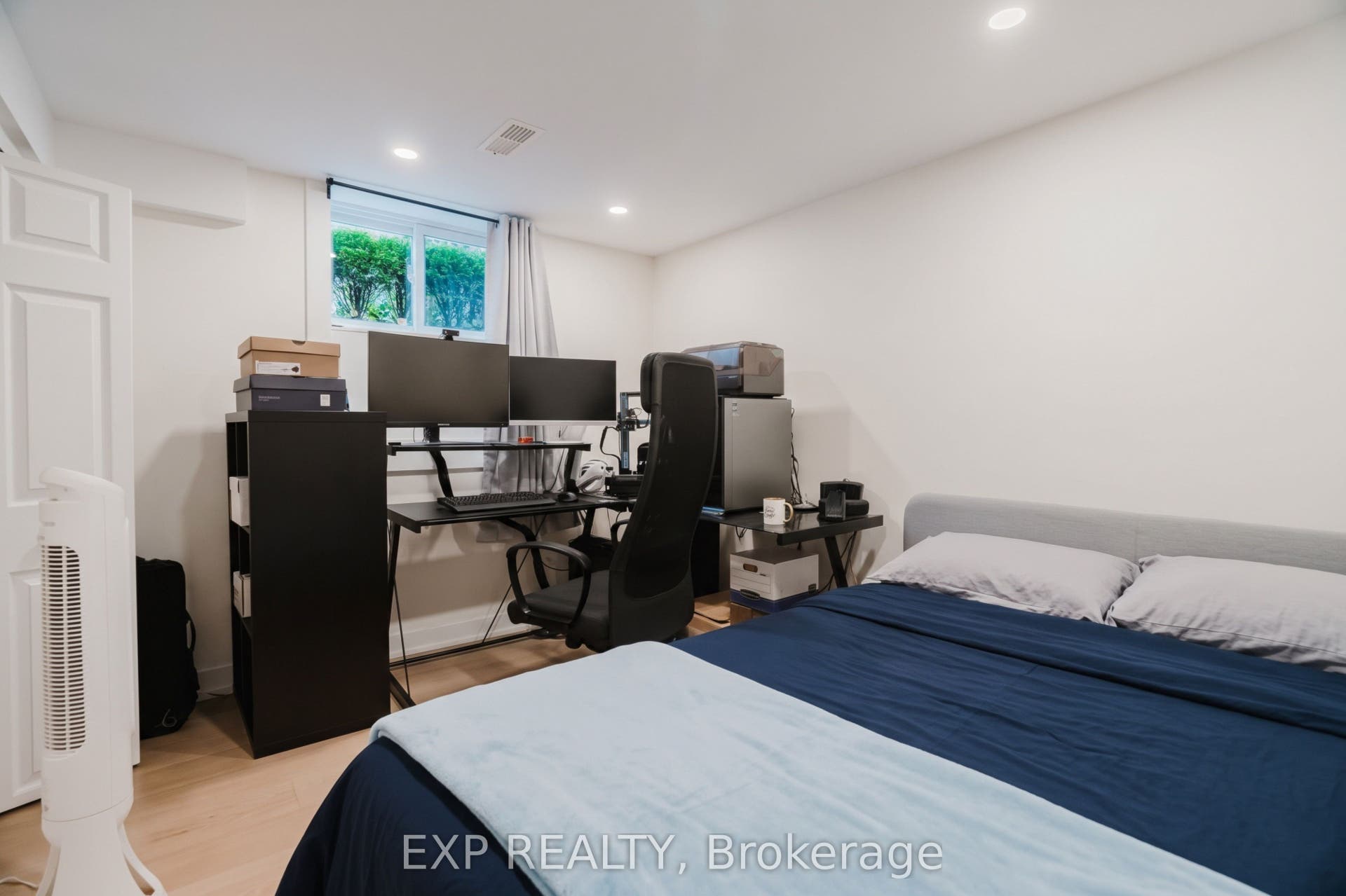 24 Newhaven Street, South Of Baseline To Knoxdale, Ottawa ON K2G 0X5