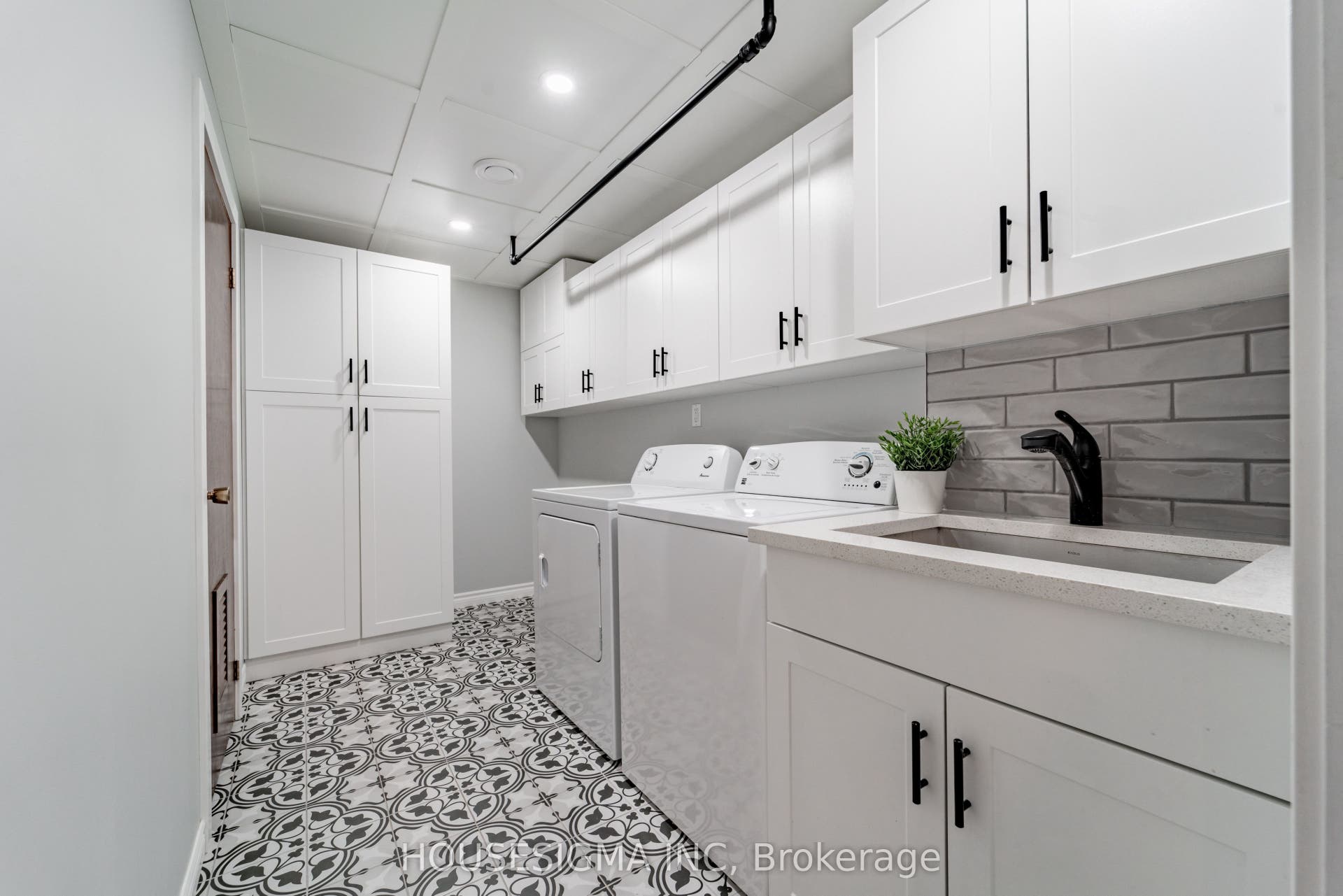 247 Mceachern Crescent, Orleans - Cumberland And Area, Ottawa ON K1E 3K6