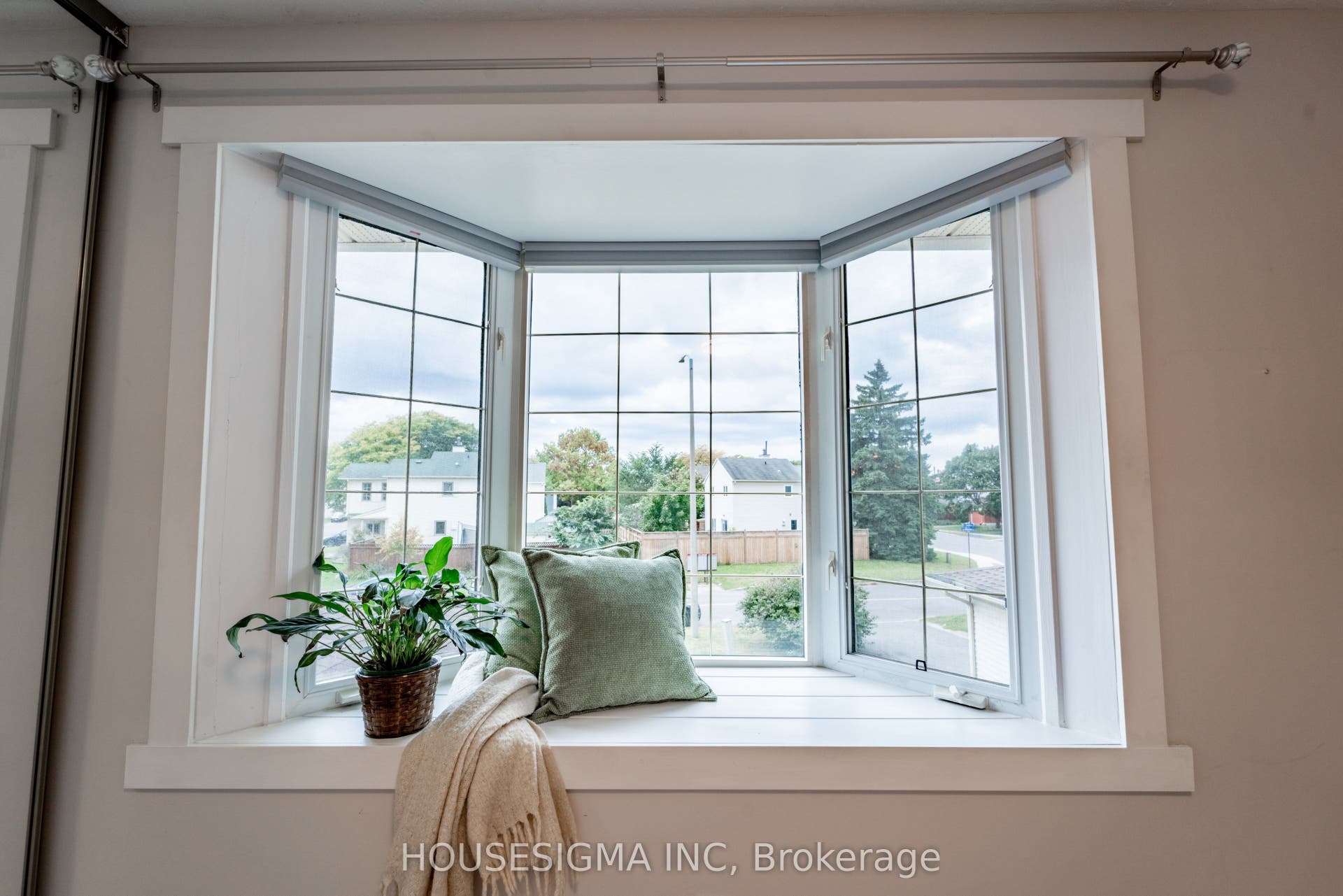 247 Mceachern Crescent, Orleans - Cumberland And Area, Ottawa ON K1E 3K6
