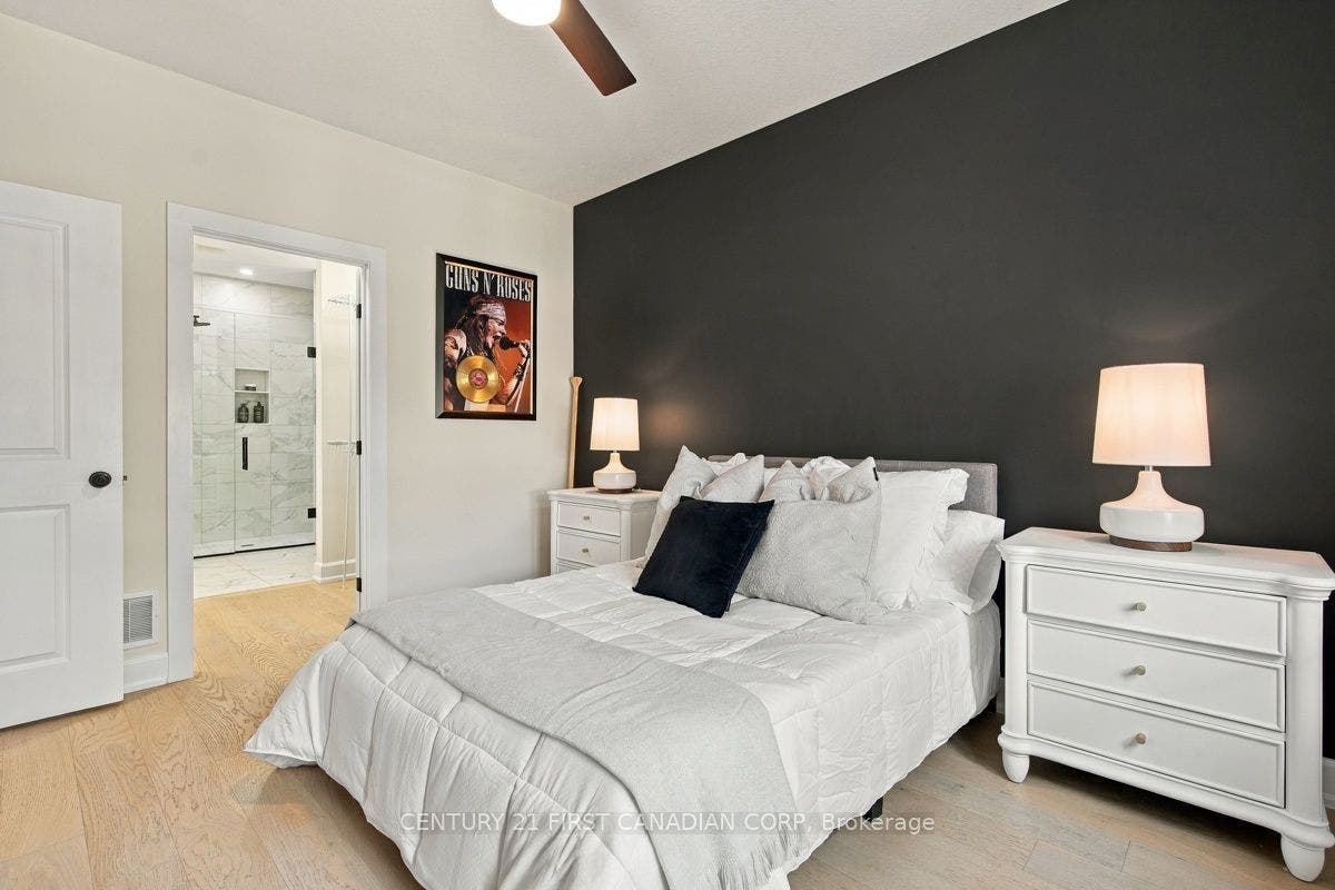 12 Briscoe Crescent, Strathroy-Caradoc, Middlesex ON N7G 4E1