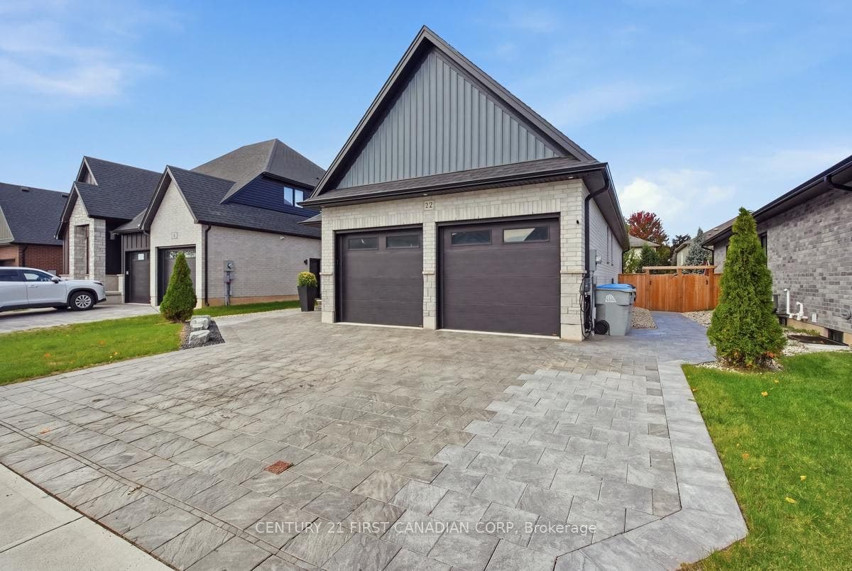 12 Briscoe Crescent, Strathroy-Caradoc, Middlesex ON N7G 4E1