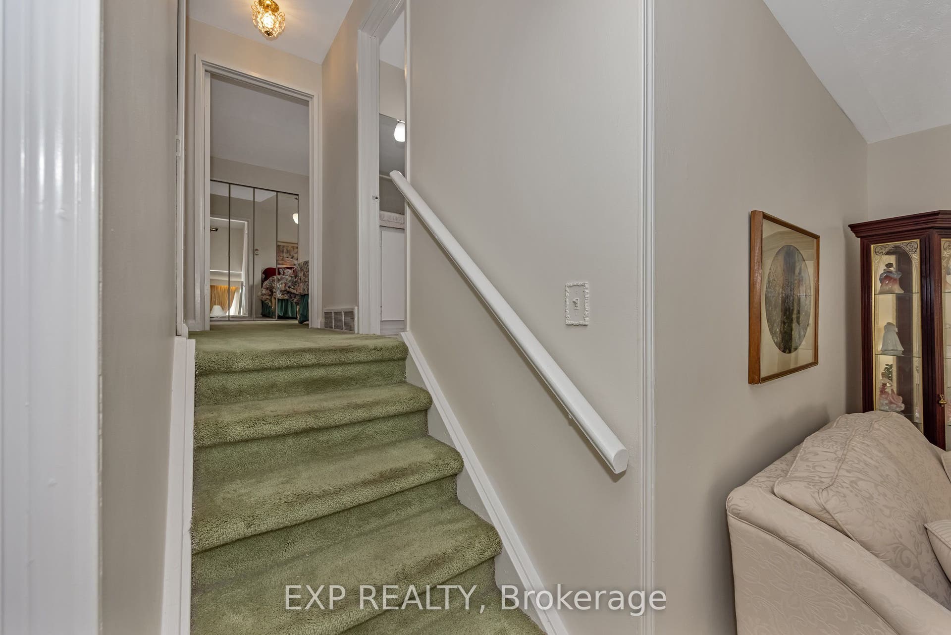 STAIRS TO SECOND