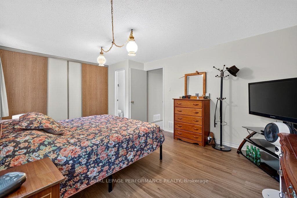 6816 Bilberry Drive, #93, Orleans - Convent Glen And Area, Ottawa ON K1C 3R4 6816 Bilberry Drive, #93, Orleans - Convent Glen And Area, Ottawa ON K1C 3R4