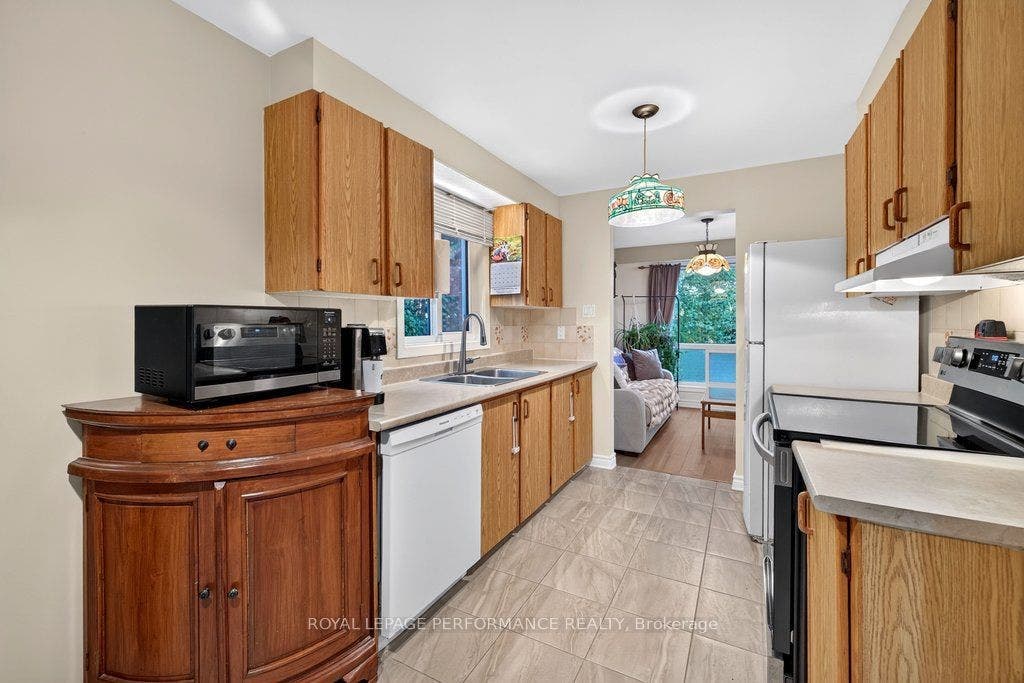 6816 Bilberry Drive, #93, Orleans - Convent Glen And Area, Ottawa ON K1C 3R4 6816 Bilberry Drive, #93, Orleans - Convent Glen And Area, Ottawa ON K1C 3R4