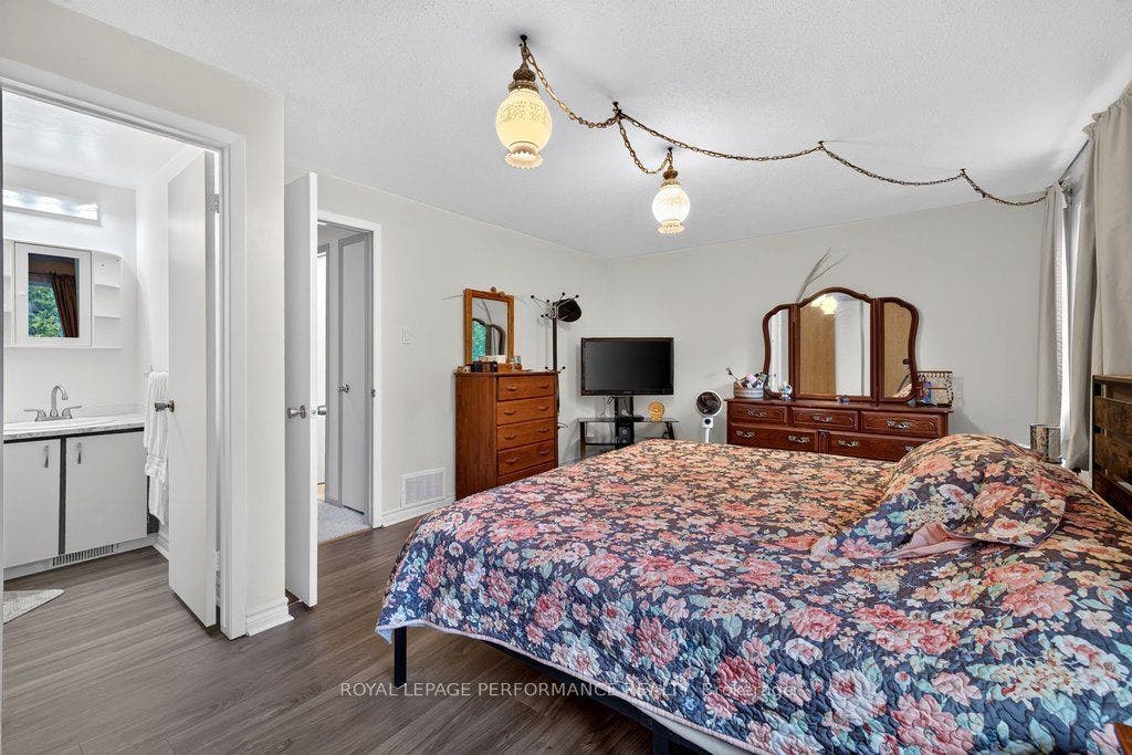 6816 Bilberry Drive, #93, Orleans - Convent Glen And Area, Ottawa ON K1C 3R4 6816 Bilberry Drive, #93, Orleans - Convent Glen And Area, Ottawa ON K1C 3R4