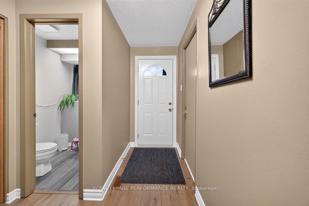 6816 Bilberry Drive, #93, Orleans - Convent Glen And Area, Ottawa ON K1C 3R4 Foyer