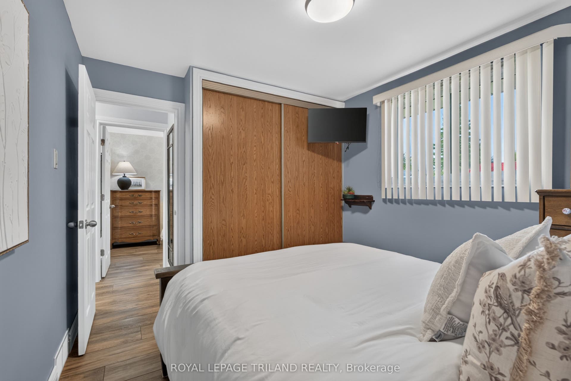 21 Jena Crescent, London East, Middlesex ON N5V 1L3