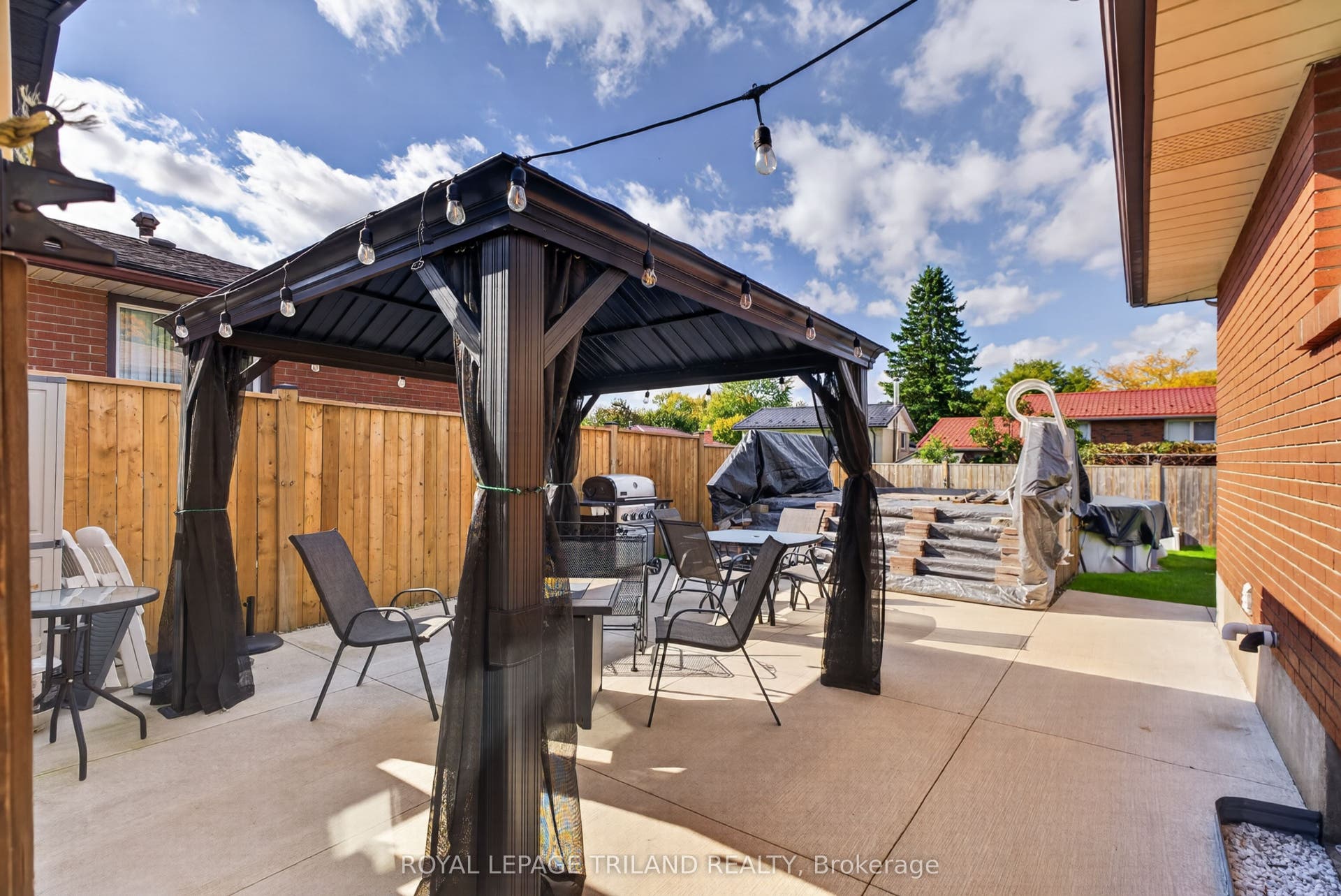 21 Jena Crescent, London East, Middlesex ON N5V 1L3