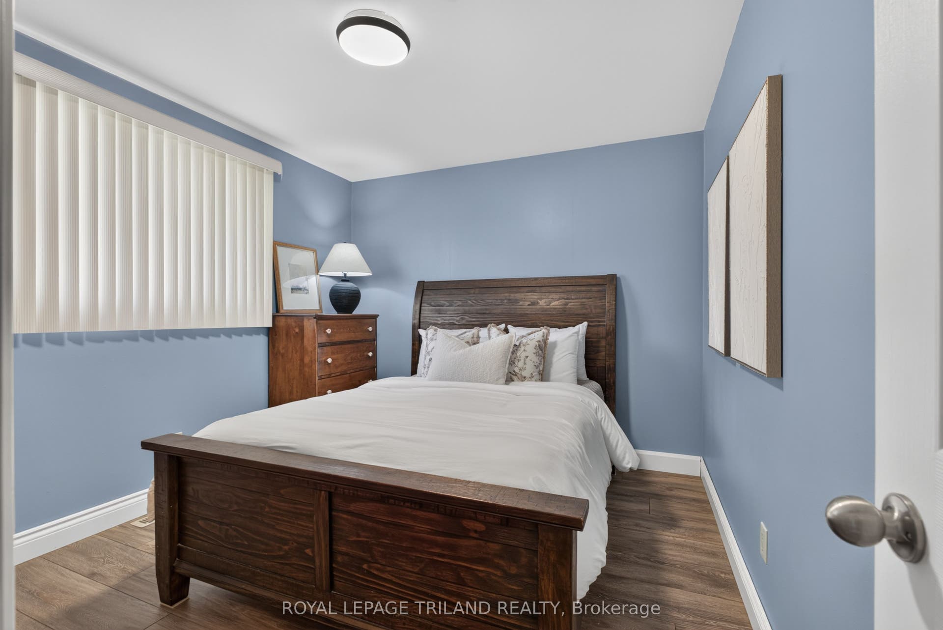 21 Jena Crescent, London East, Middlesex ON N5V 1L3