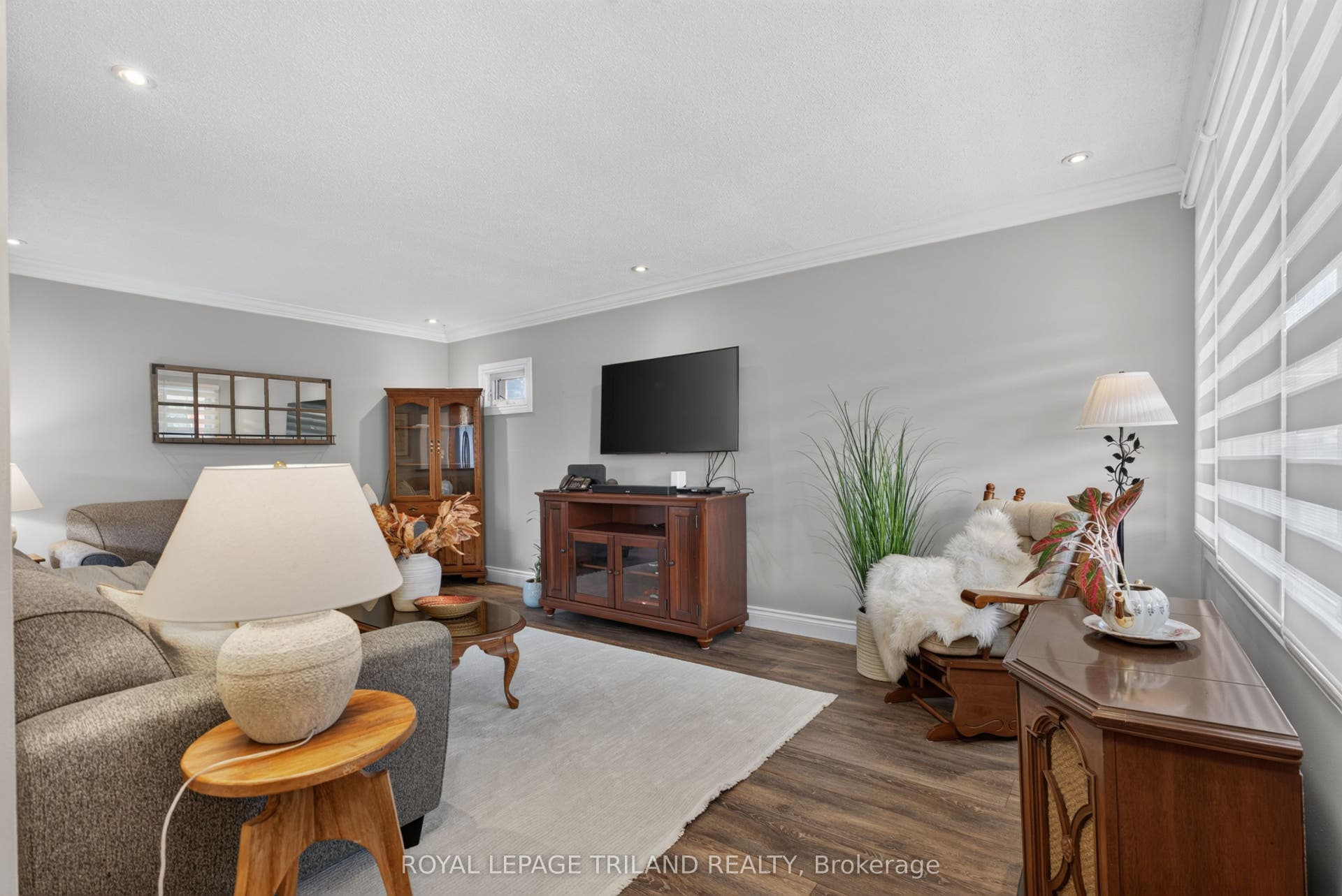 21 Jena Crescent, London East, Middlesex ON N5V 1L3