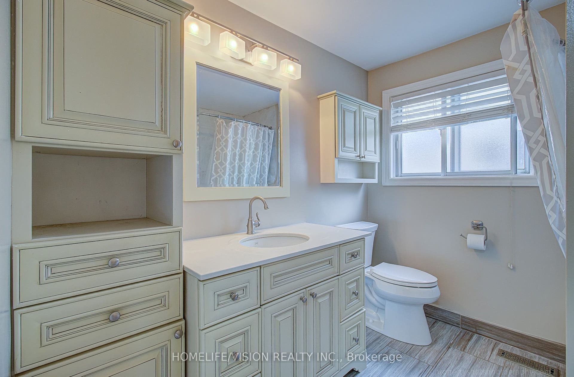 25 Radcliffe Drive, Kitchener, Waterloo ON N2E 2G3