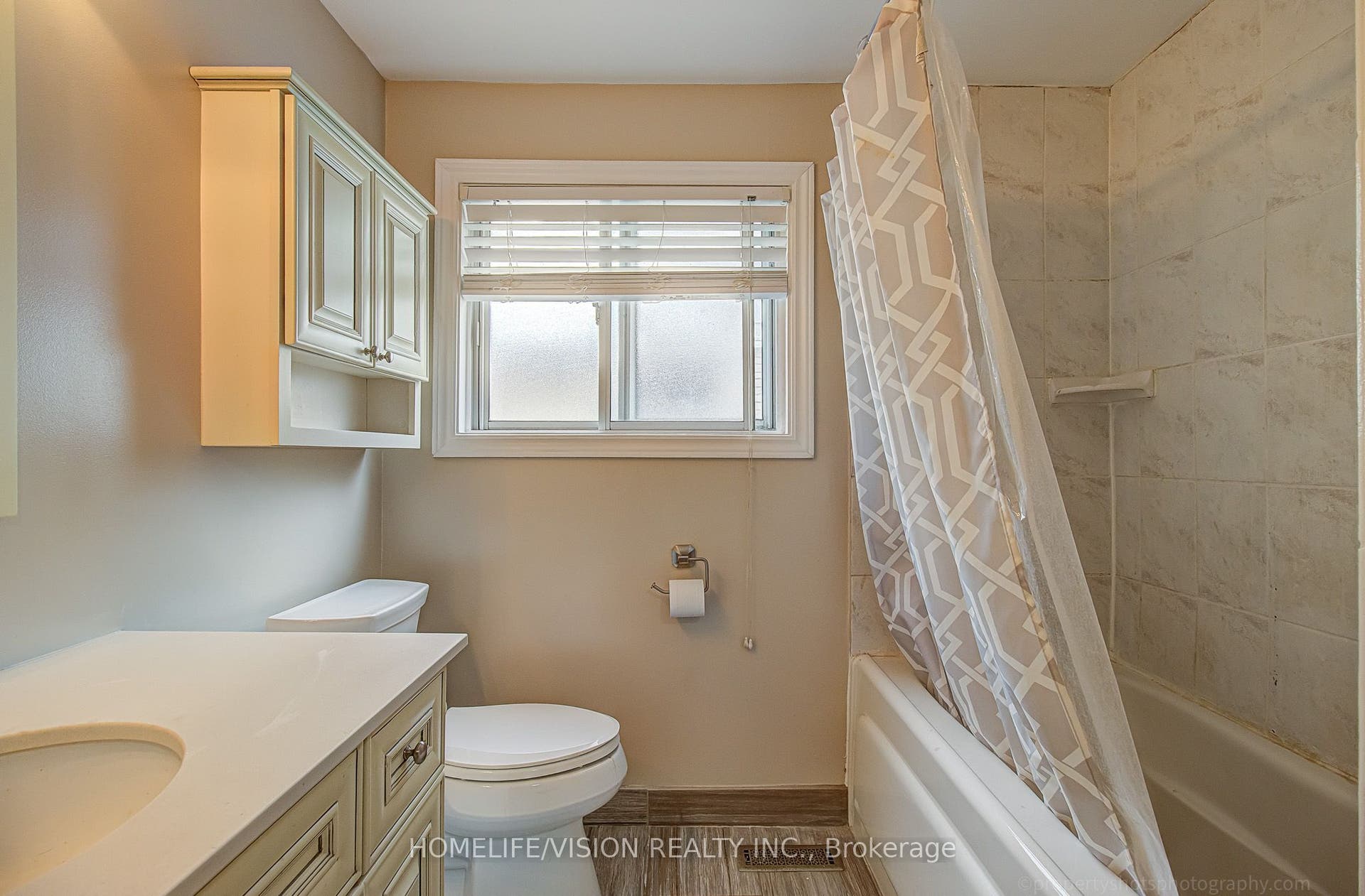 25 Radcliffe Drive, Kitchener, Waterloo ON N2E 2G3