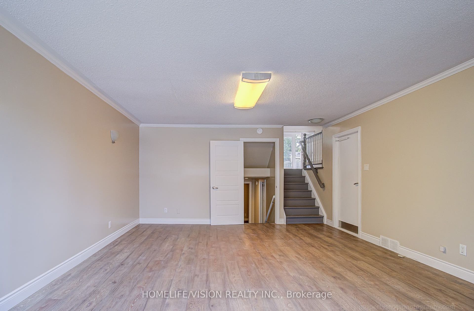 25 Radcliffe Drive, Kitchener, Waterloo ON N2E 2G3