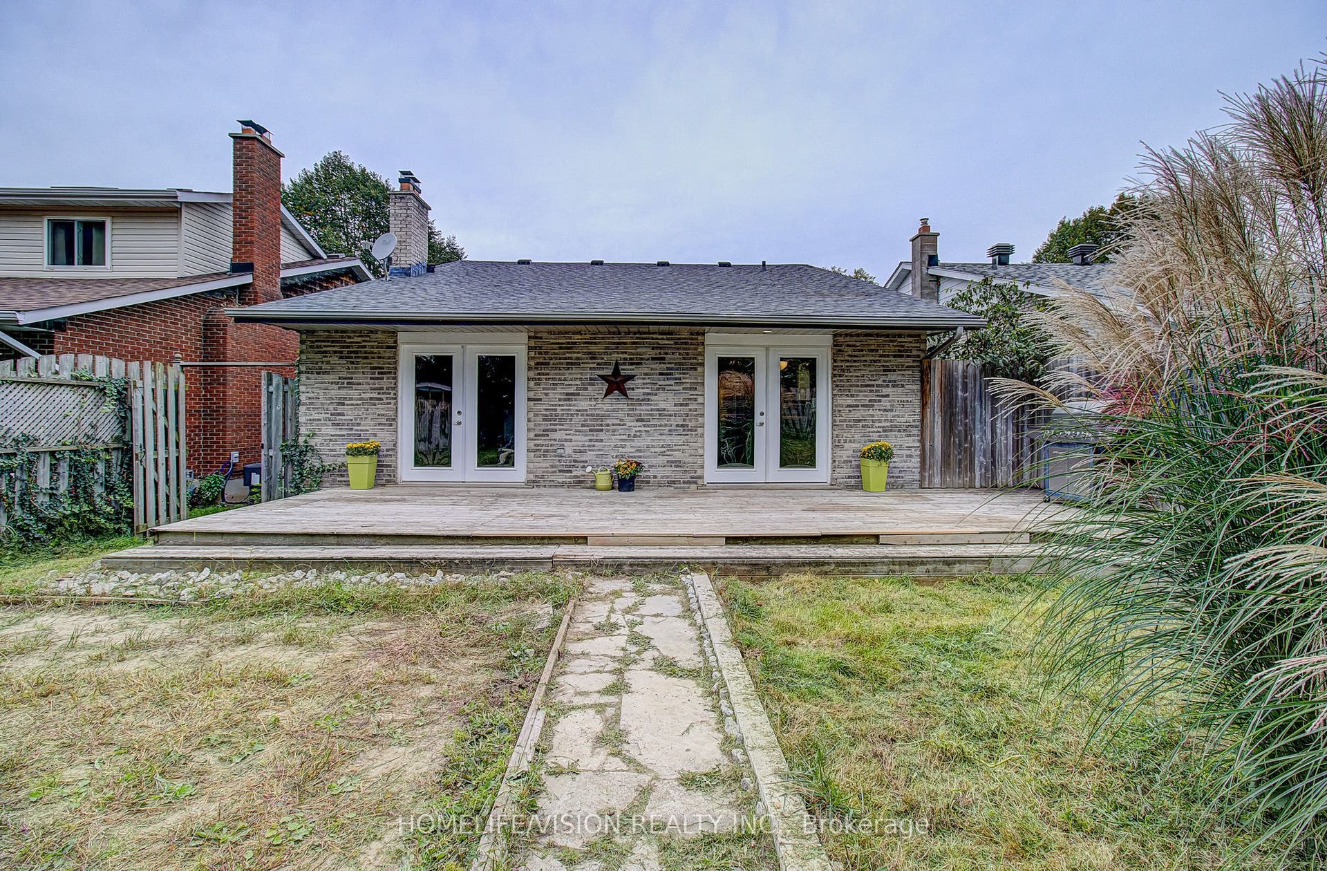 25 Radcliffe Drive, Kitchener, Waterloo ON N2E 2G3