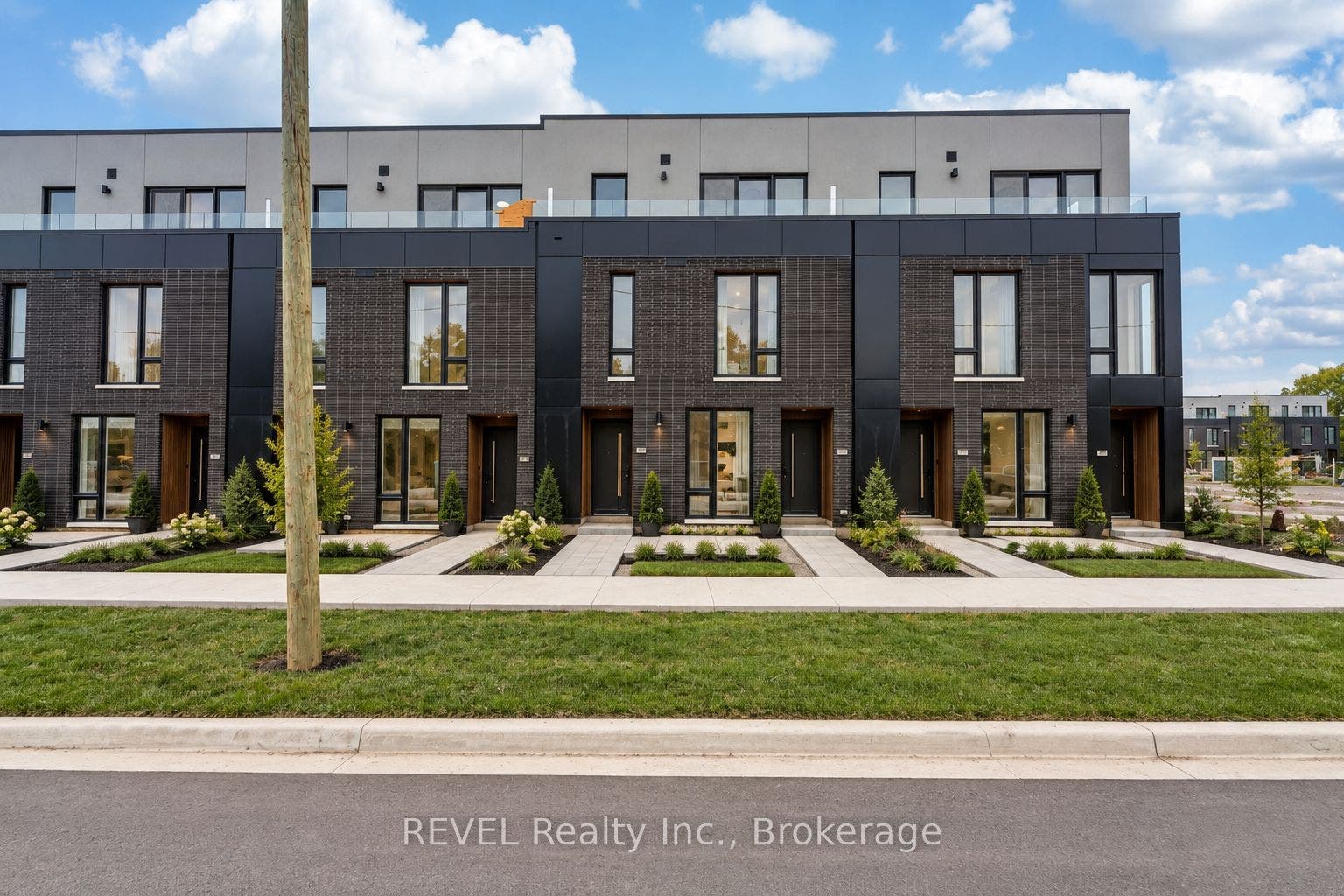 206 Ellis Street, Niagara Falls, St. Catharines, Niagara ON L2P 2G3