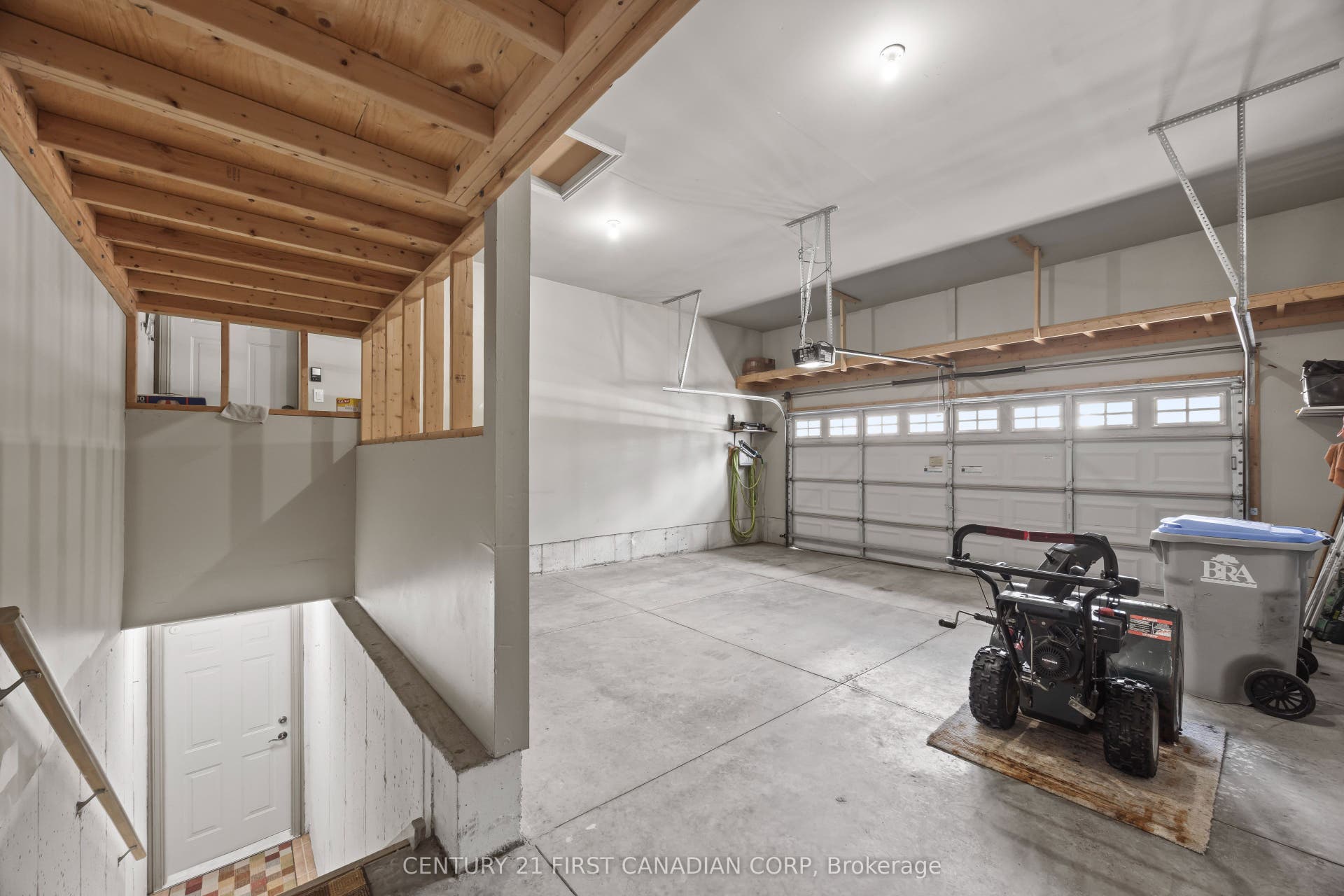 10159 Meadowlily Crescent, Lambton Shores, Lambton ON N0M 1T0