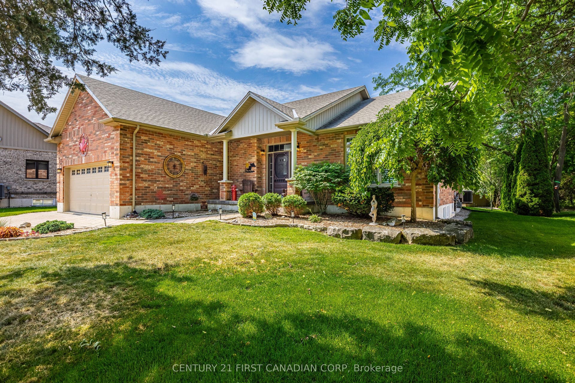 10159 Meadowlily Crescent, Lambton Shores, Lambton ON N0M 1T0