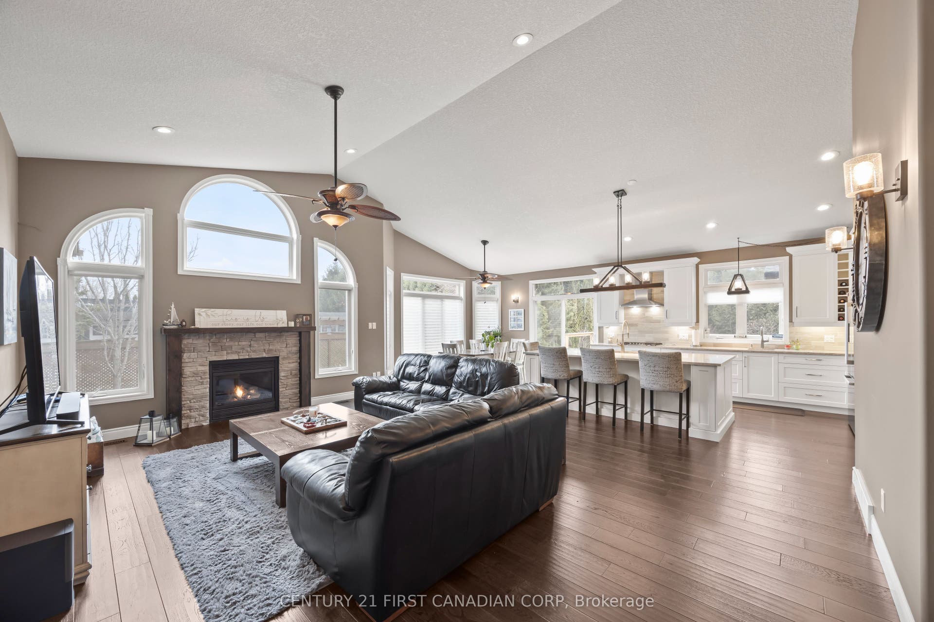 10159 Meadowlily Crescent, Lambton Shores, Lambton ON N0M 1T0