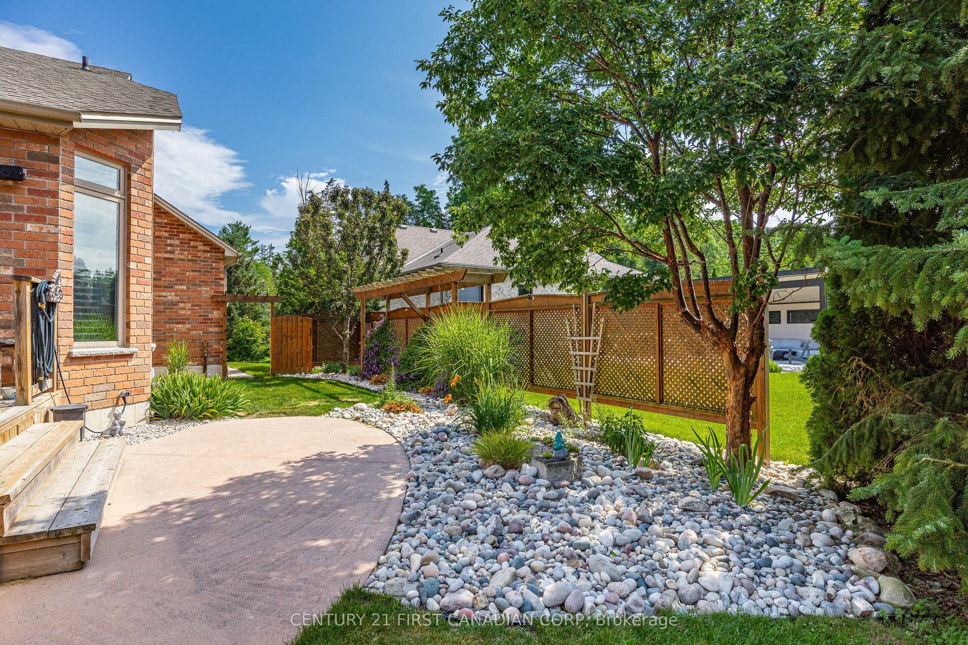 10159 Meadowlily Crescent, Lambton Shores, Lambton ON N0M 1T0
