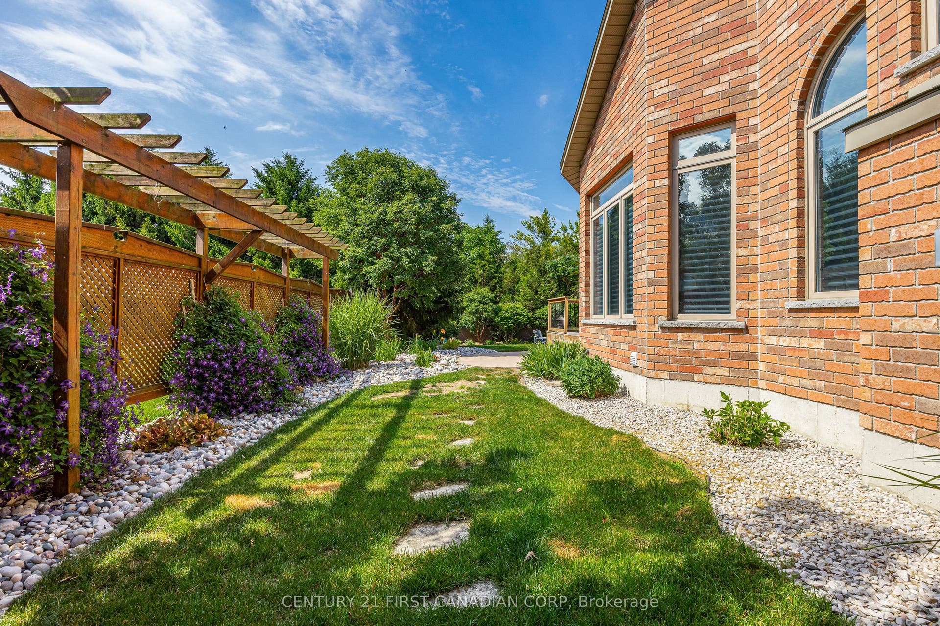 10159 Meadowlily Crescent, Lambton Shores, Lambton ON N0M 1T0