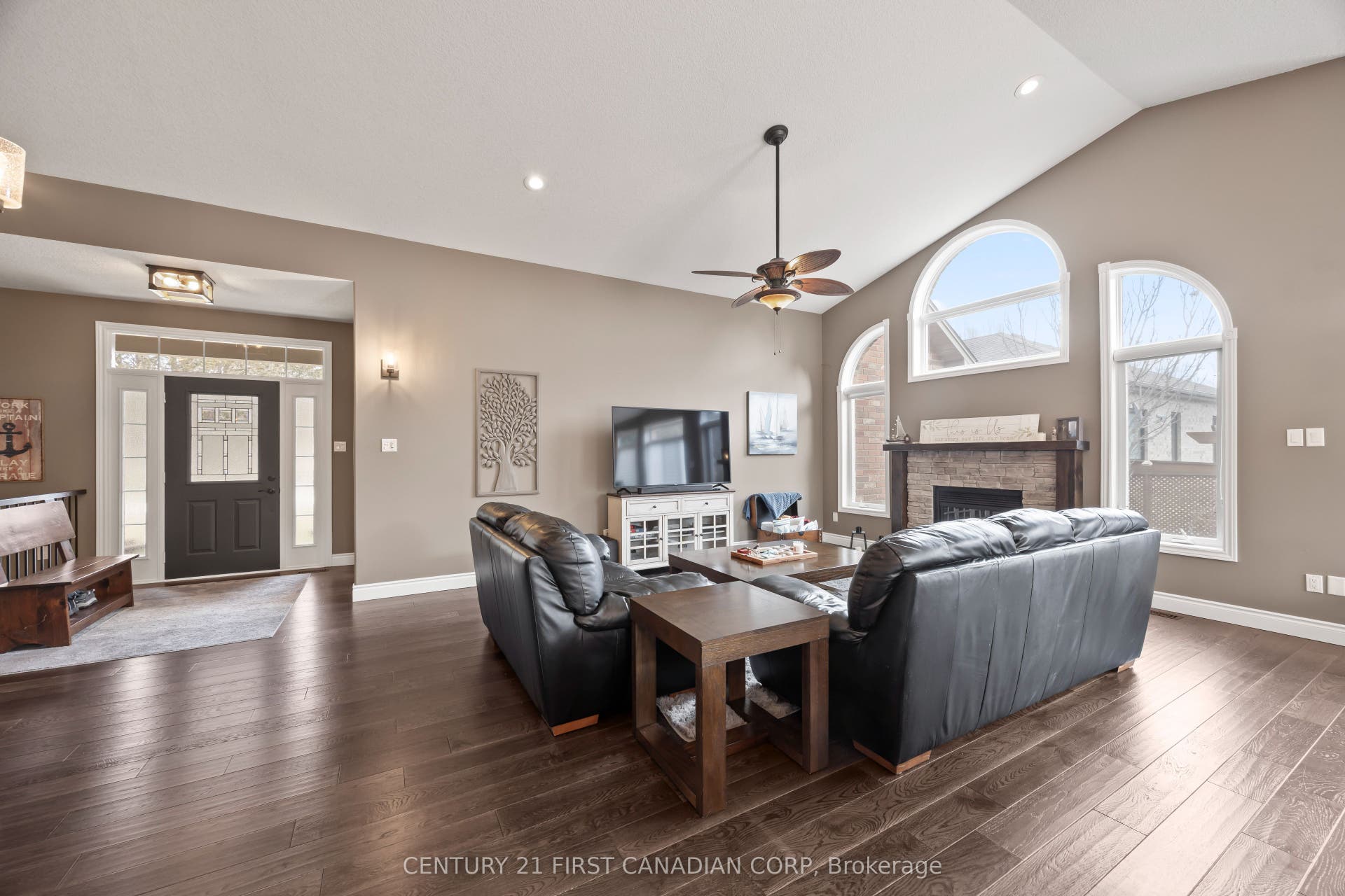 10159 Meadowlily Crescent, Lambton Shores, Lambton ON N0M 1T0