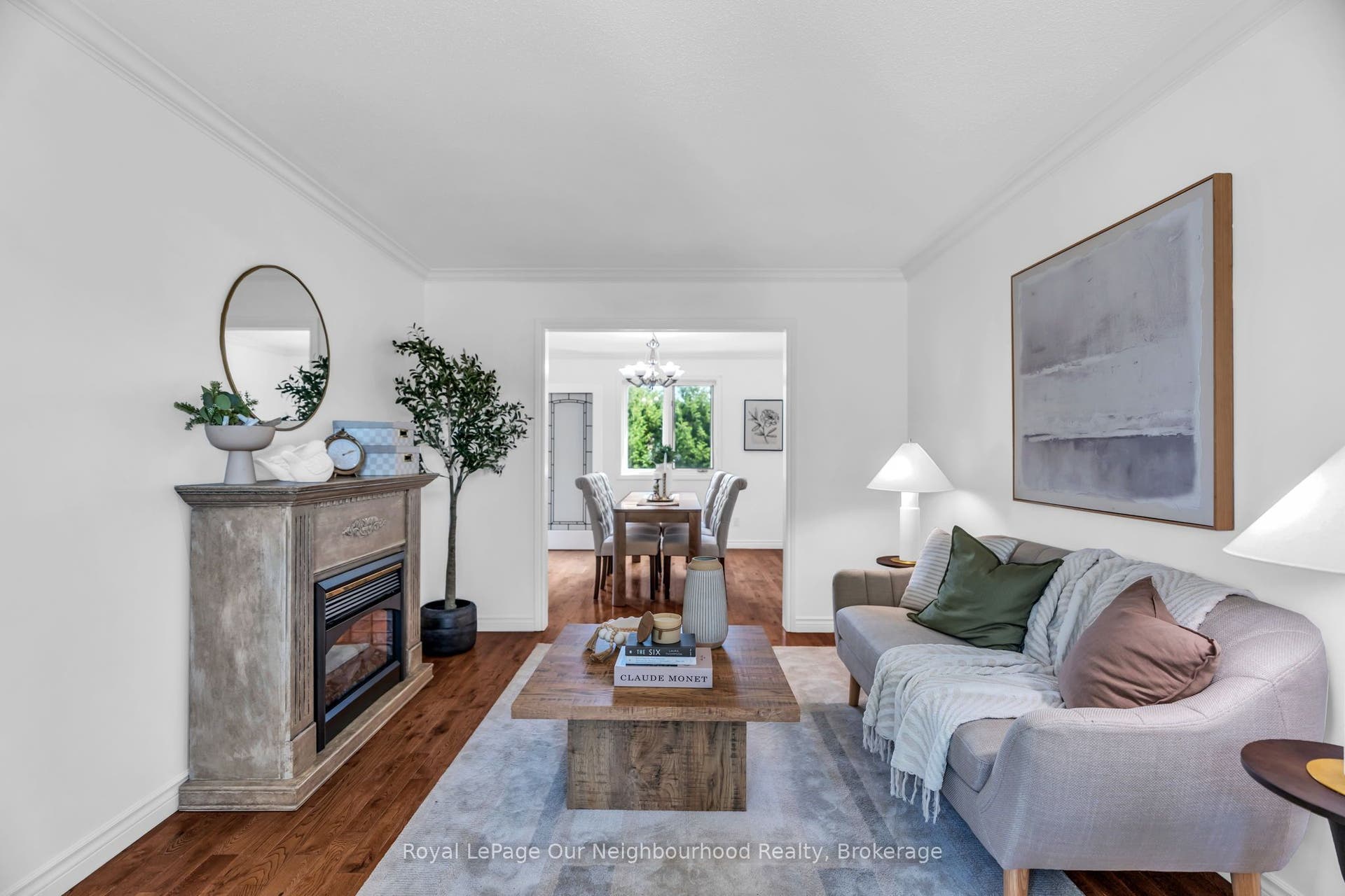 Livingroom w/ Electric Fireplace