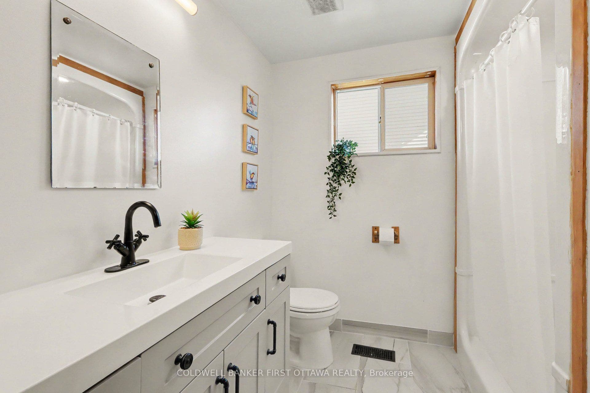 42 Main Street, Rideau Lakes, Leeds And Grenville ON K0G 1E0