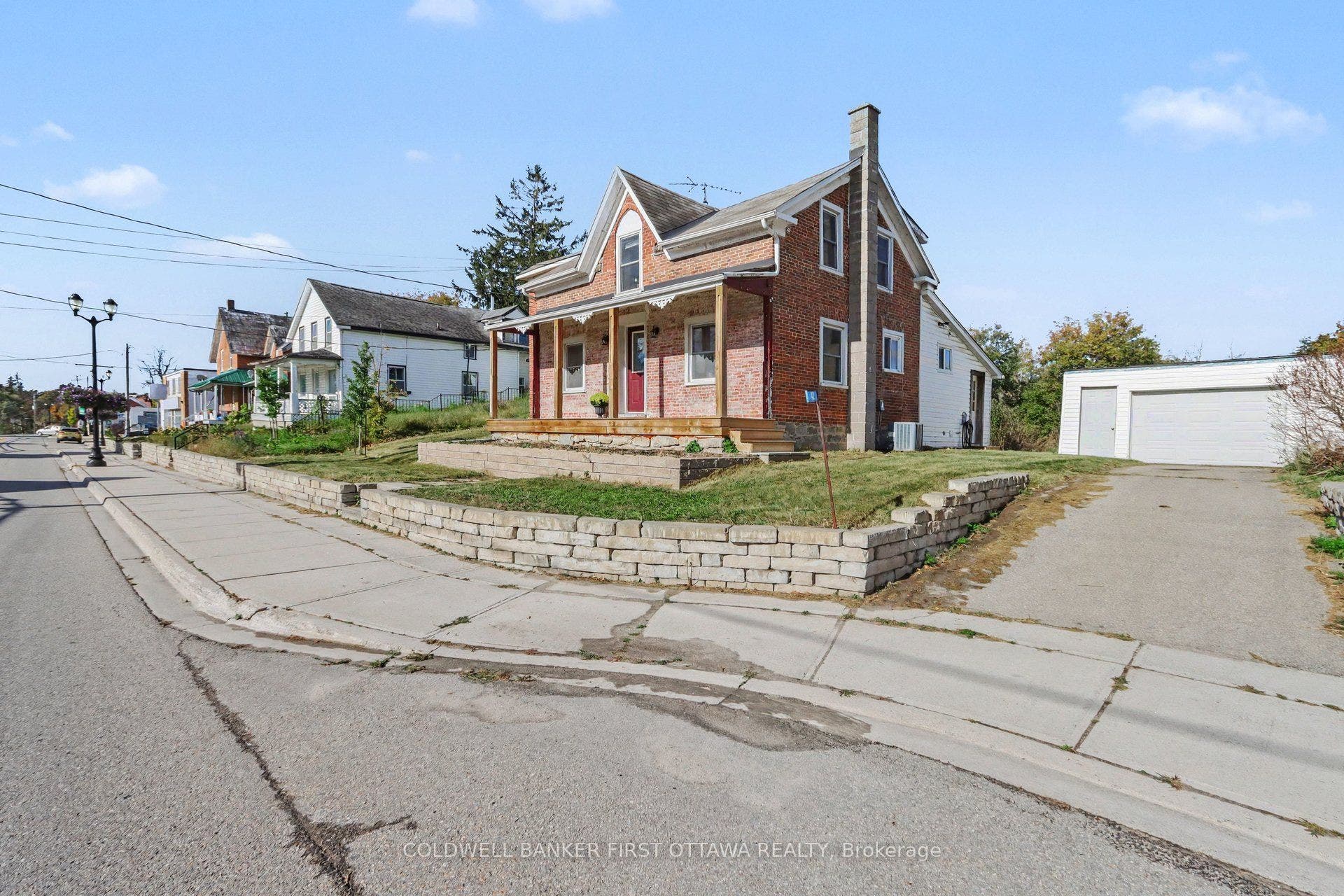 42 Main Street, Rideau Lakes, Leeds And Grenville ON K0G 1E0