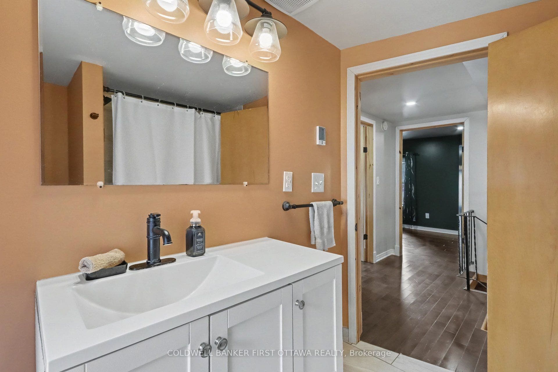 42 Main Street, Rideau Lakes, Leeds And Grenville ON K0G 1E0