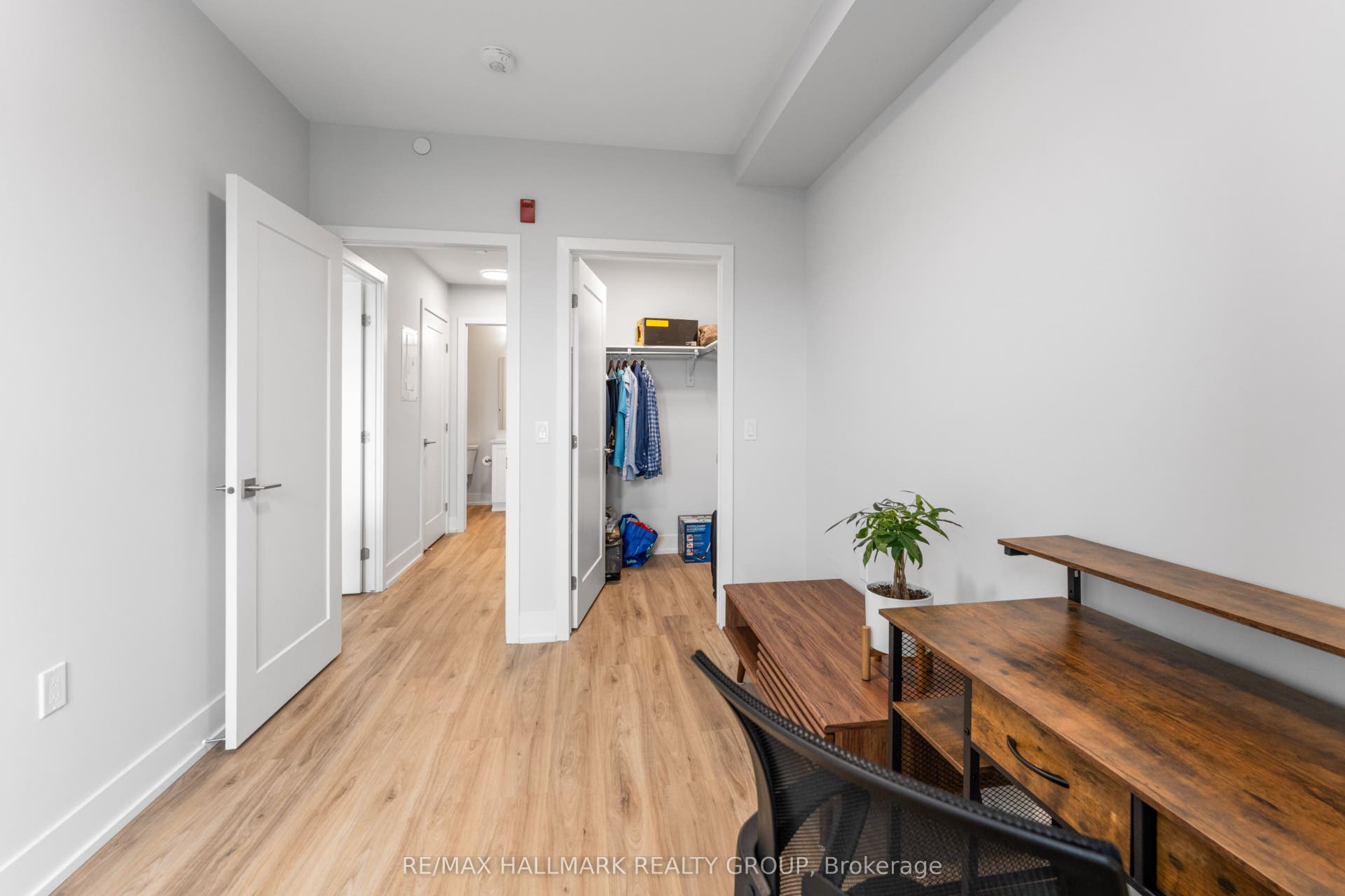 1350 Hemlock Road, #411, Manor Park - Cardinal Glen And Area, Ottawa ON K1K 5C2 1350 Hemlock Road, #411, Manor Park - Cardinal Glen And Area, Ottawa ON K1K 5C2